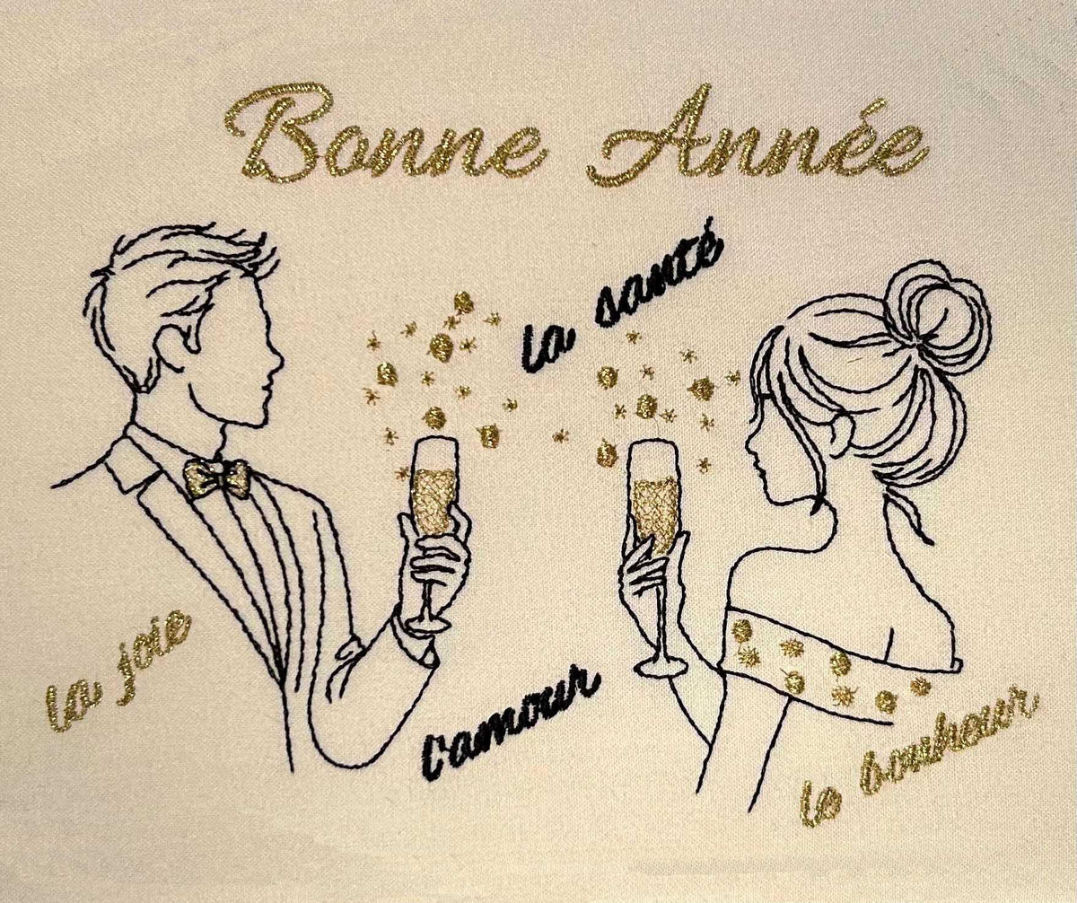 Femme élégante tenant une coupe de champagne avec Bonne Année, la joie, la santé, l’amour et le bonheur – motif broderie machine 10x10
