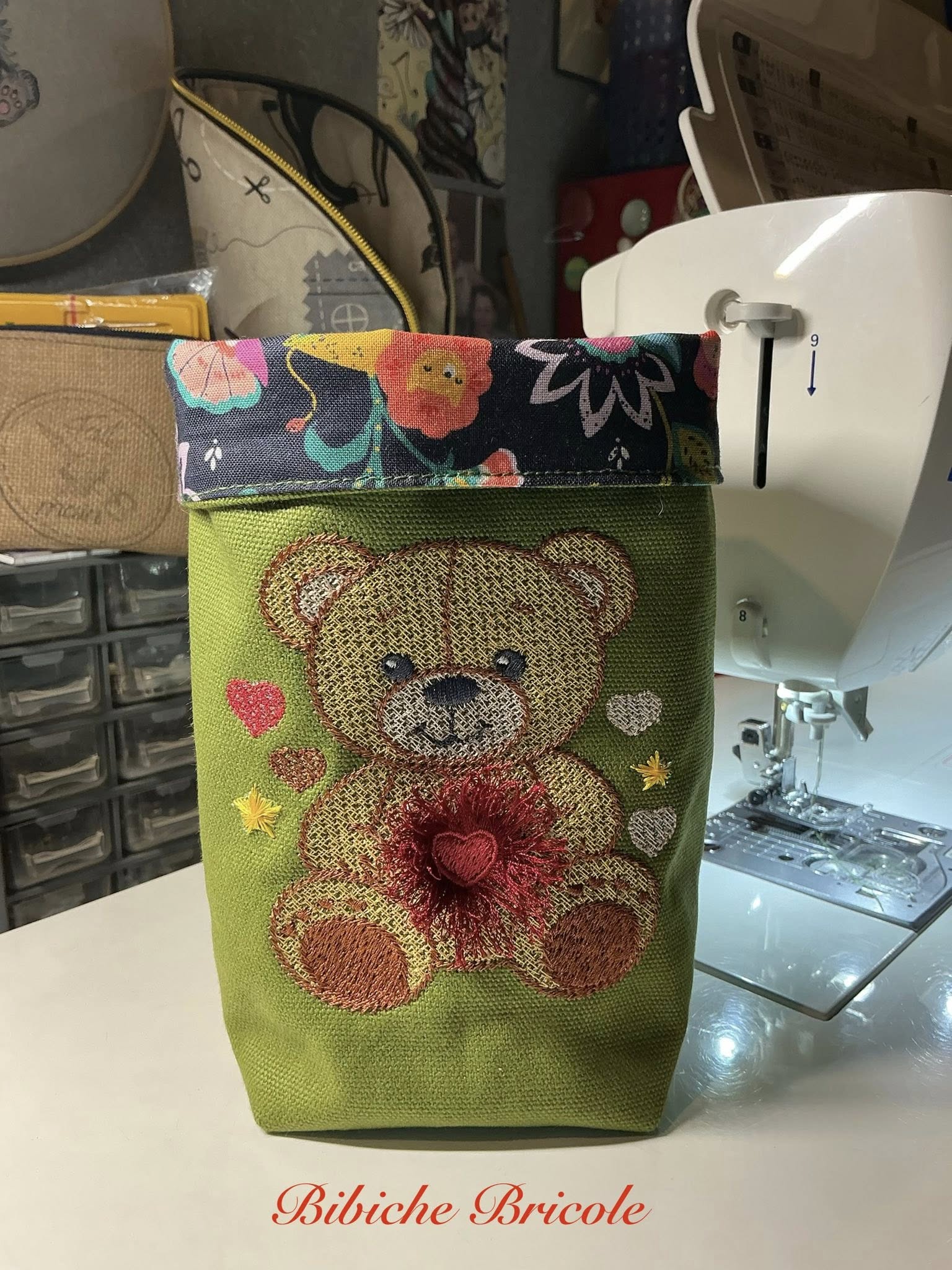 Nounours coeur de franges - Motif de broderie - Format disponible 10x10