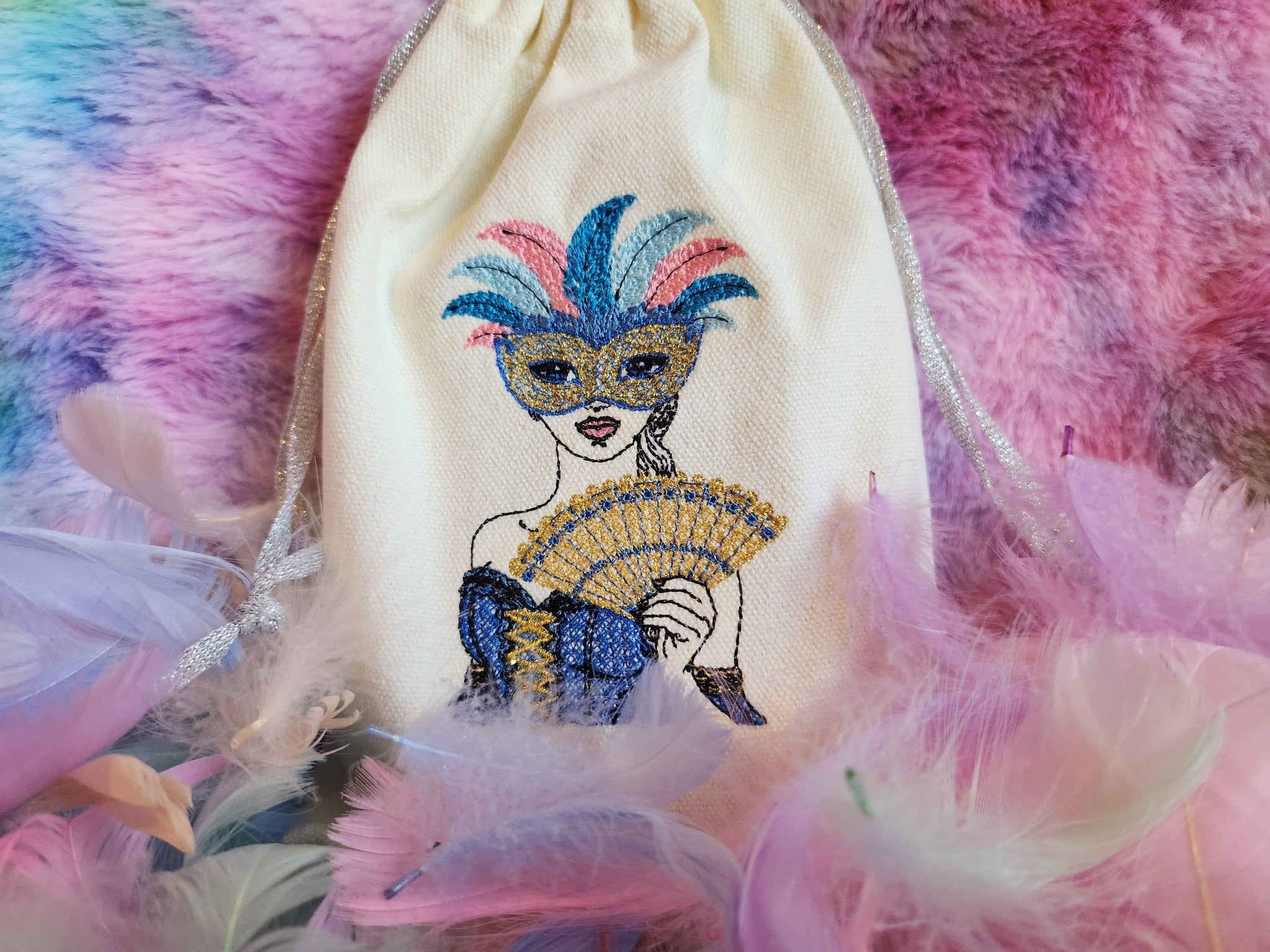 Femme Vénitienne Carnaval – Fichier Broderie Disponible 10x10 - 15x15 - Pack Collection