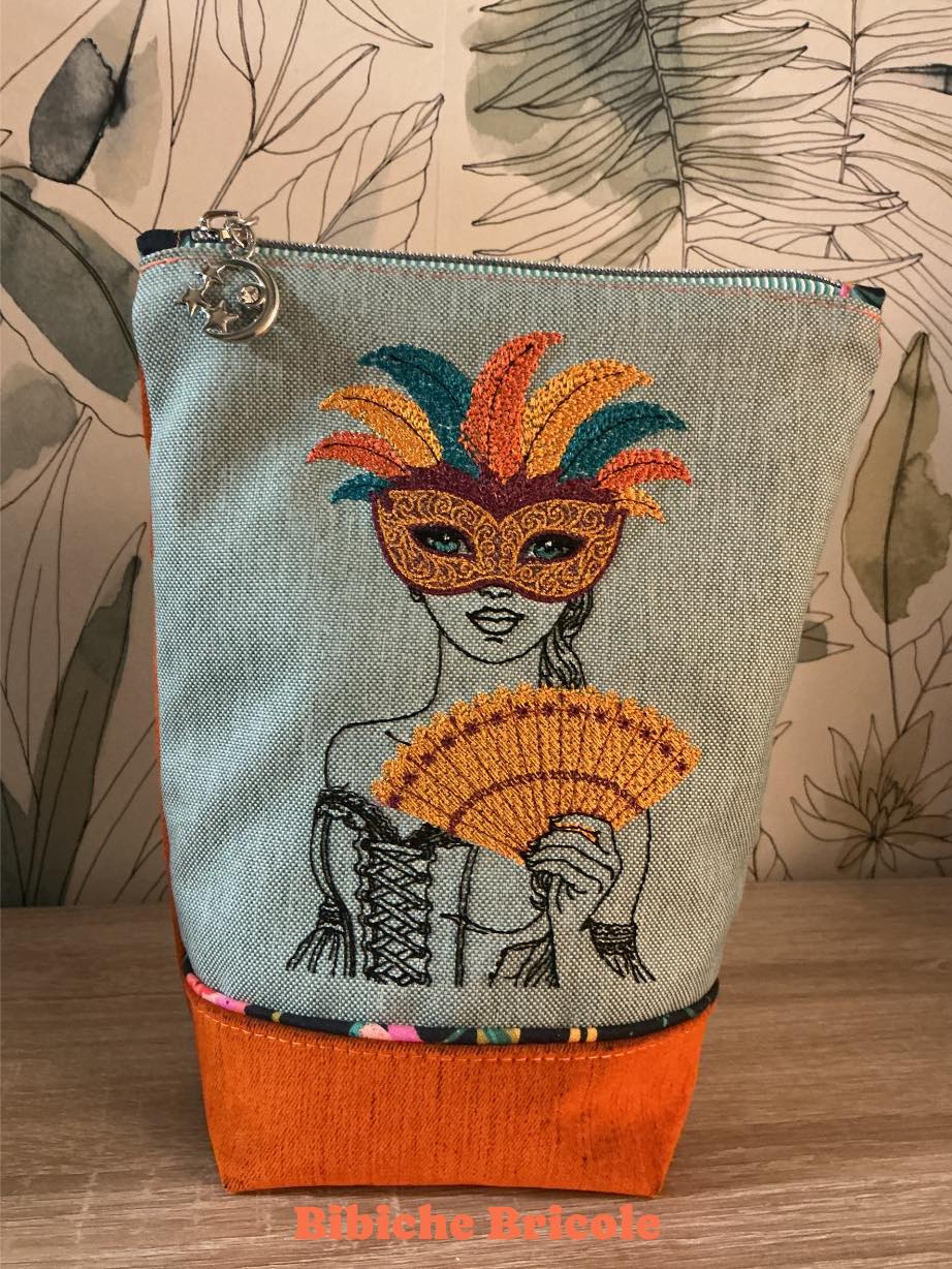 Femme Vénitienne Carnaval – Fichier Broderie Disponible 10x10 - 15x15 - Pack Collection