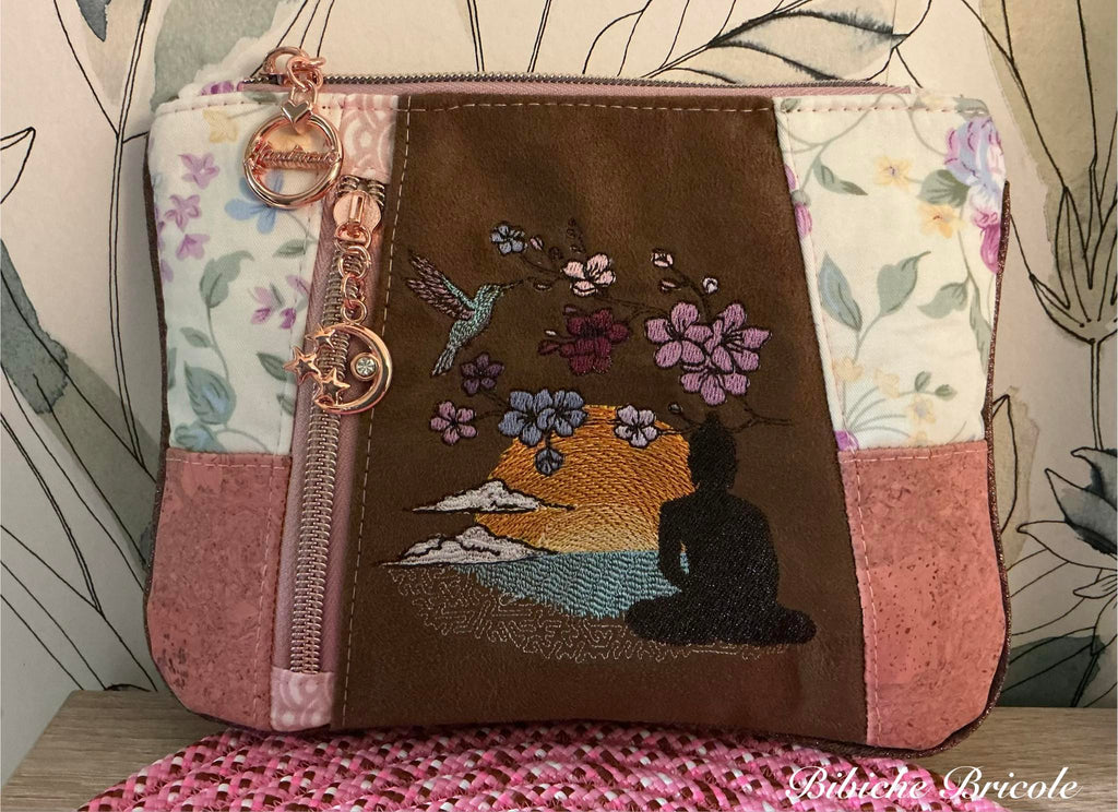 Paysage Zen Bouddha & Sakura Couleurs ou NB - Fichier broderie disponible 10x10, 15x15, 18x13, 20x20 ou 26x16, pack 4 tailles