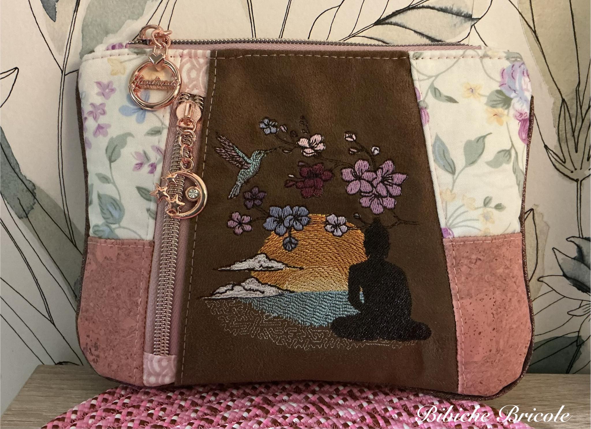 Paysage Zen Bouddha & Sakura Couleurs ou NB - Fichier broderie disponible 10x10, 15x15, 18x13, 20x20 ou 26x16, pack 4 tailles