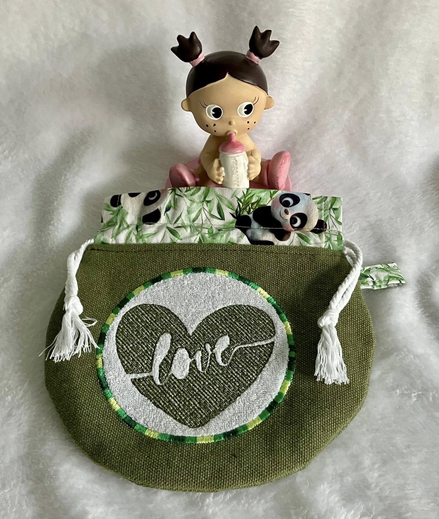 Lingette ITH Embossage Coeur "Love" - Fichier Broderie 10x10