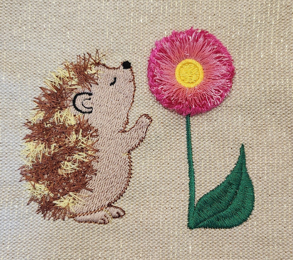 Hérisson & Fleur à Franges – Fichier Broderie Disponible 10x10
