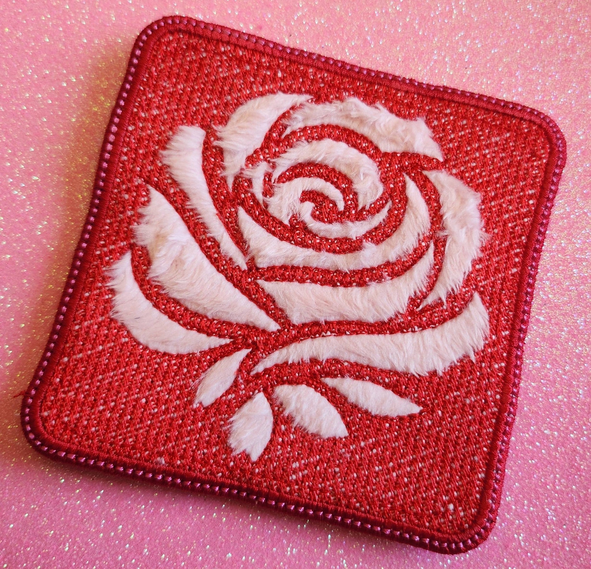 Lingette ITH Embossage “Rose” - Fichier Broderie 10x10