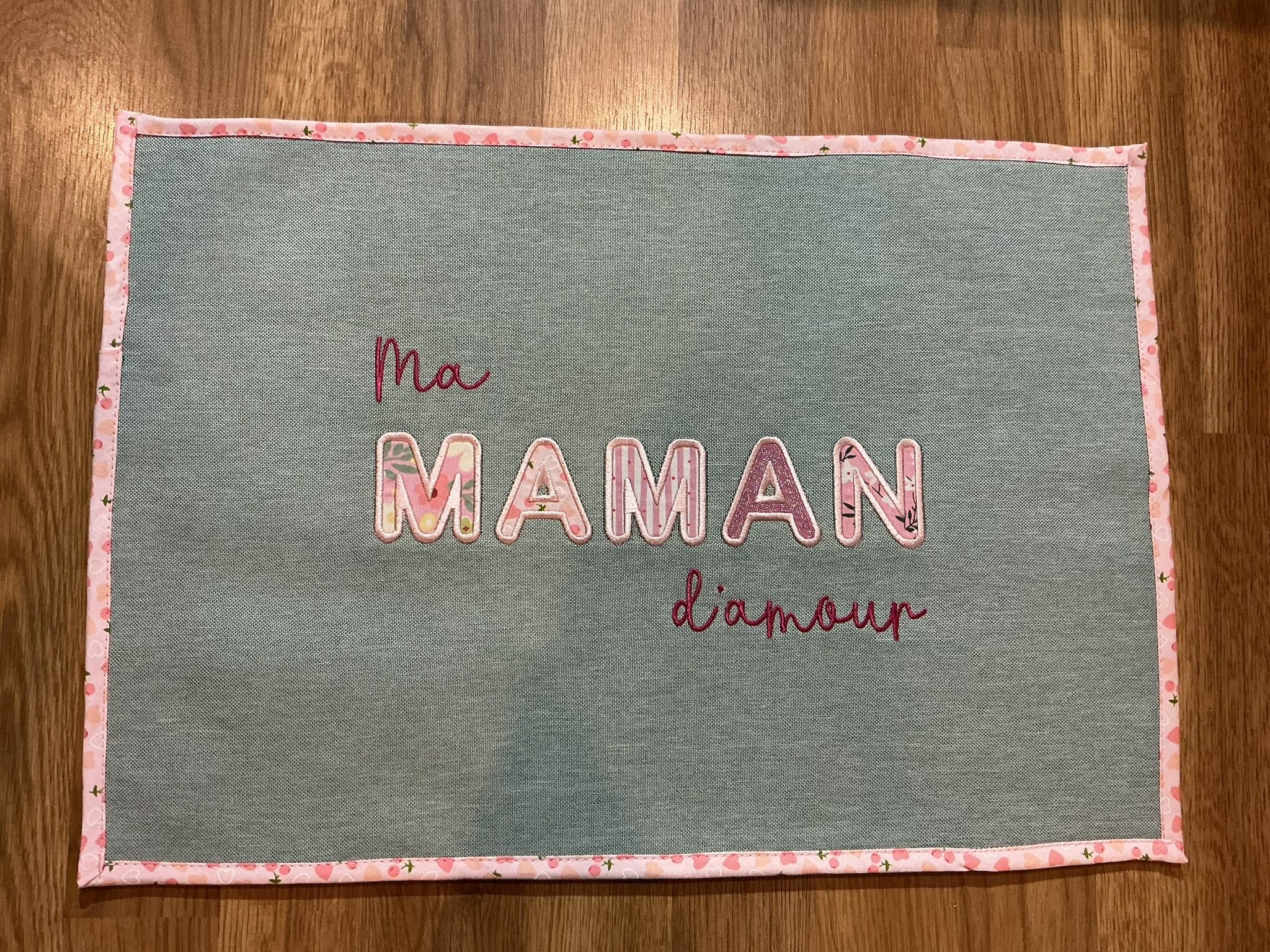 Appliqué « Ma Maman d'Amour » – Tendresse & Émotion - Motif de broderie - Format disponible 26x16