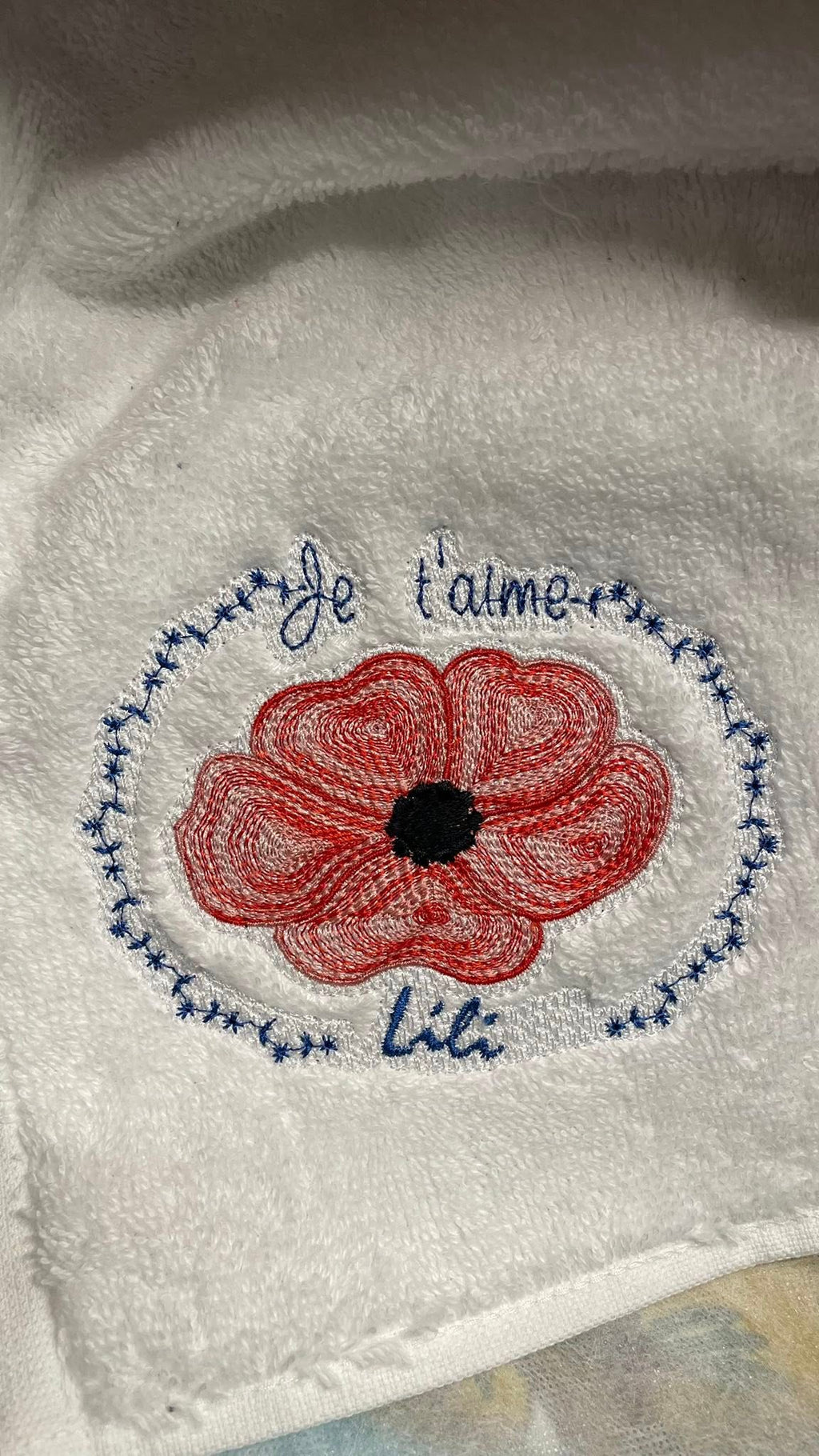 Je t'aime Maman Coquelicot – Motif de broderie - Format disponible 10x10, 15x15, 26x16 ou 20x20 et version embossé ou 13x18, pack 2 tailles