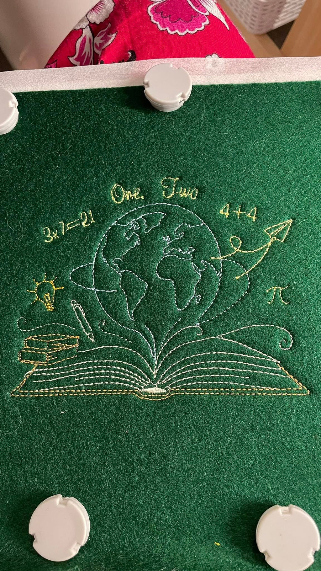 Le Livre des Possibles – Fichier Broderie Disponible 10x10 - 15x15 - Pack Collection