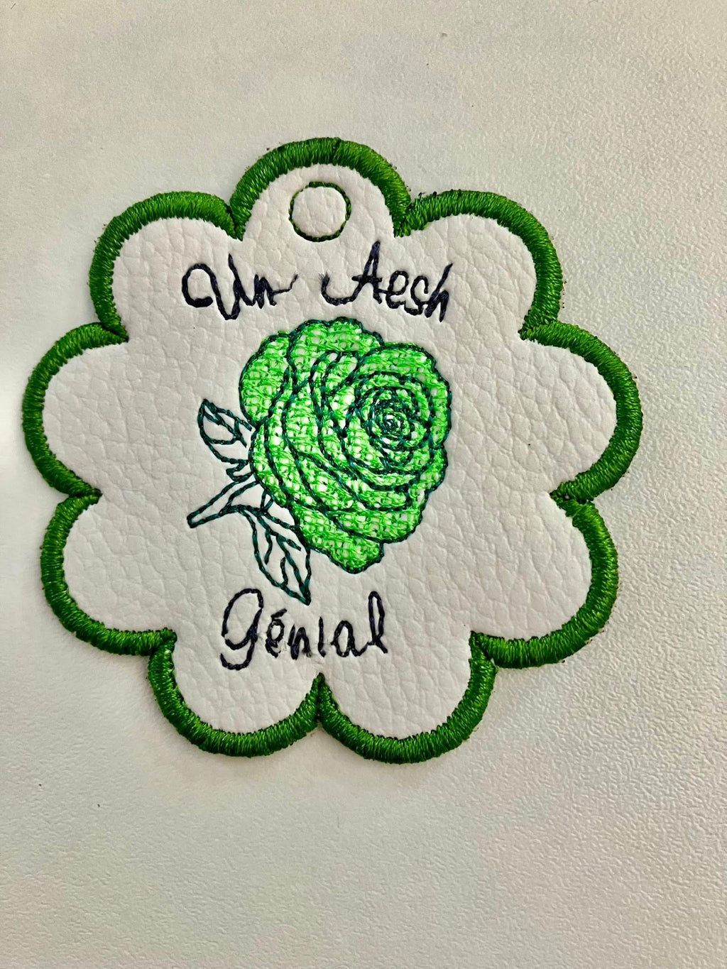 Porte-clé ITH Rose – Fichier Broderie Disponible 10x10 - Pack Collection
