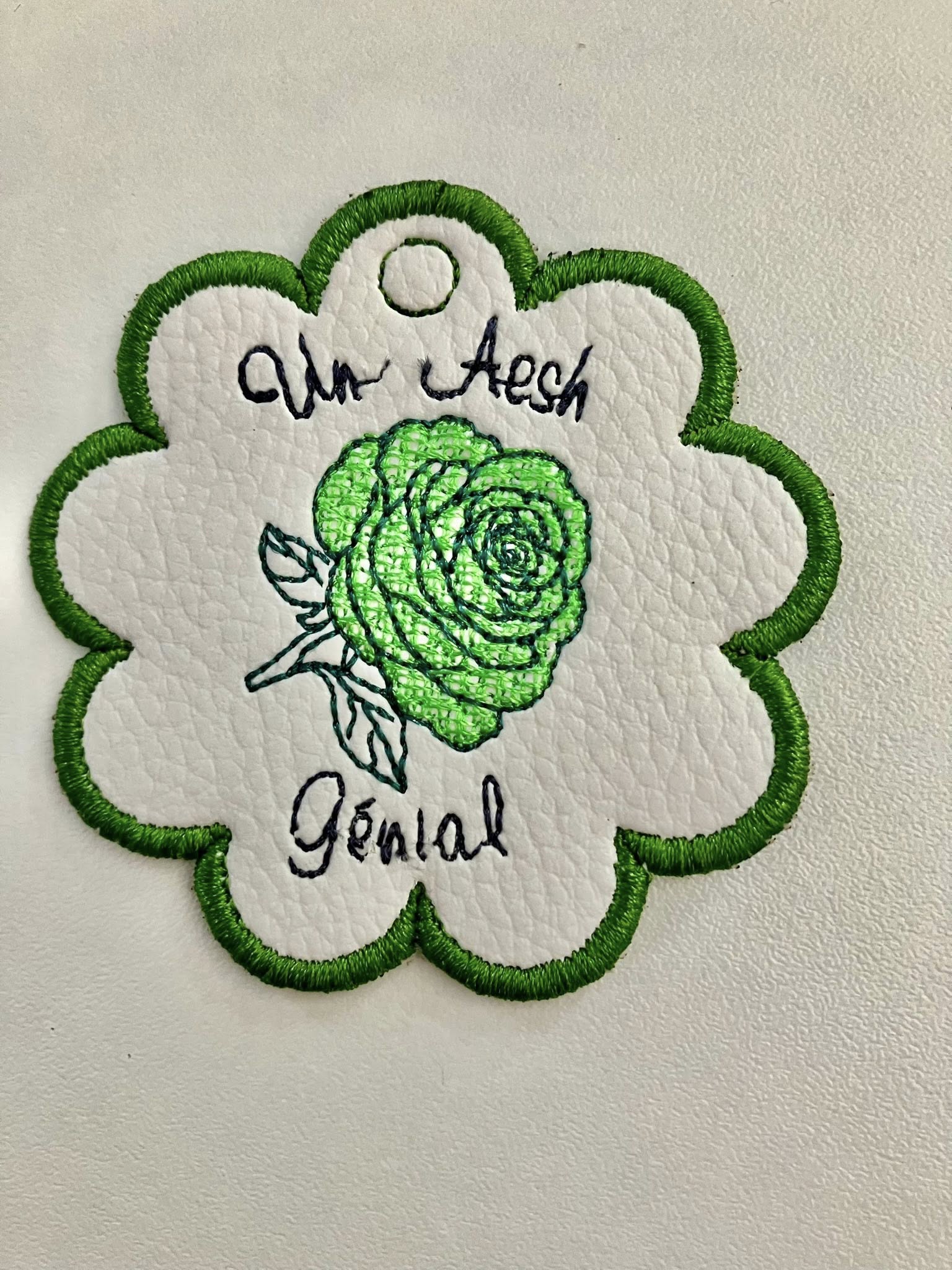 Porte-clé ITH Rose – Fichier Broderie Disponible 10x10 - Pack Collection