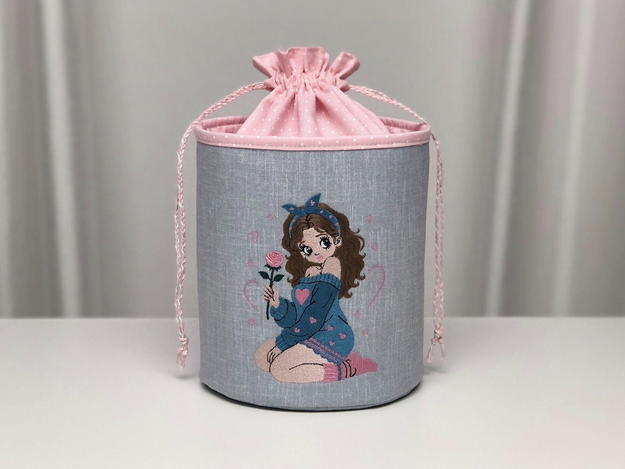 Rosie Valentine - Fichier Broderie - Format 10x10 - 15x15 - 18x13 - Pack 3 Tailles