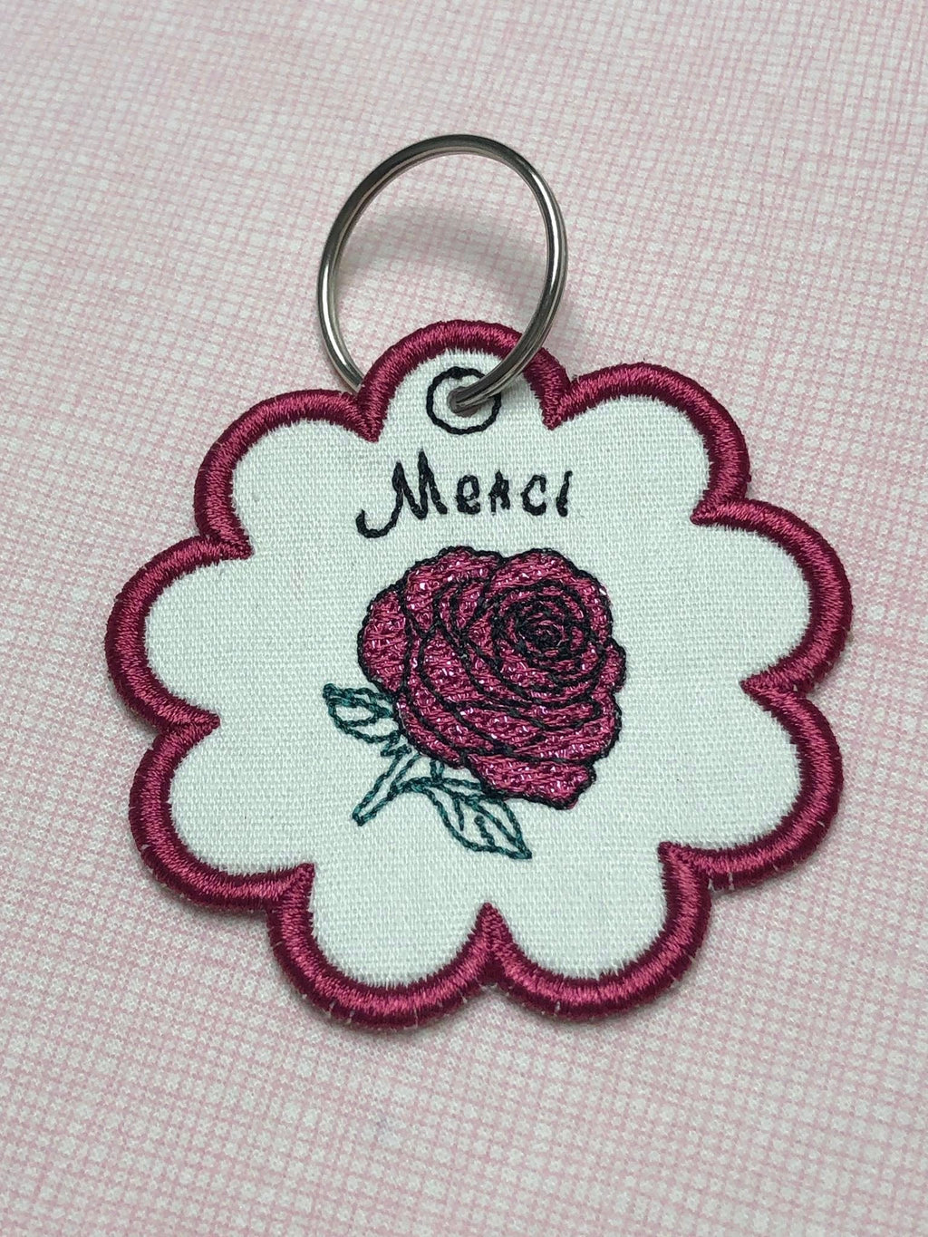 Porte-clé ITH Rose – Fichier Broderie Disponible 10x10 - Pack Collection