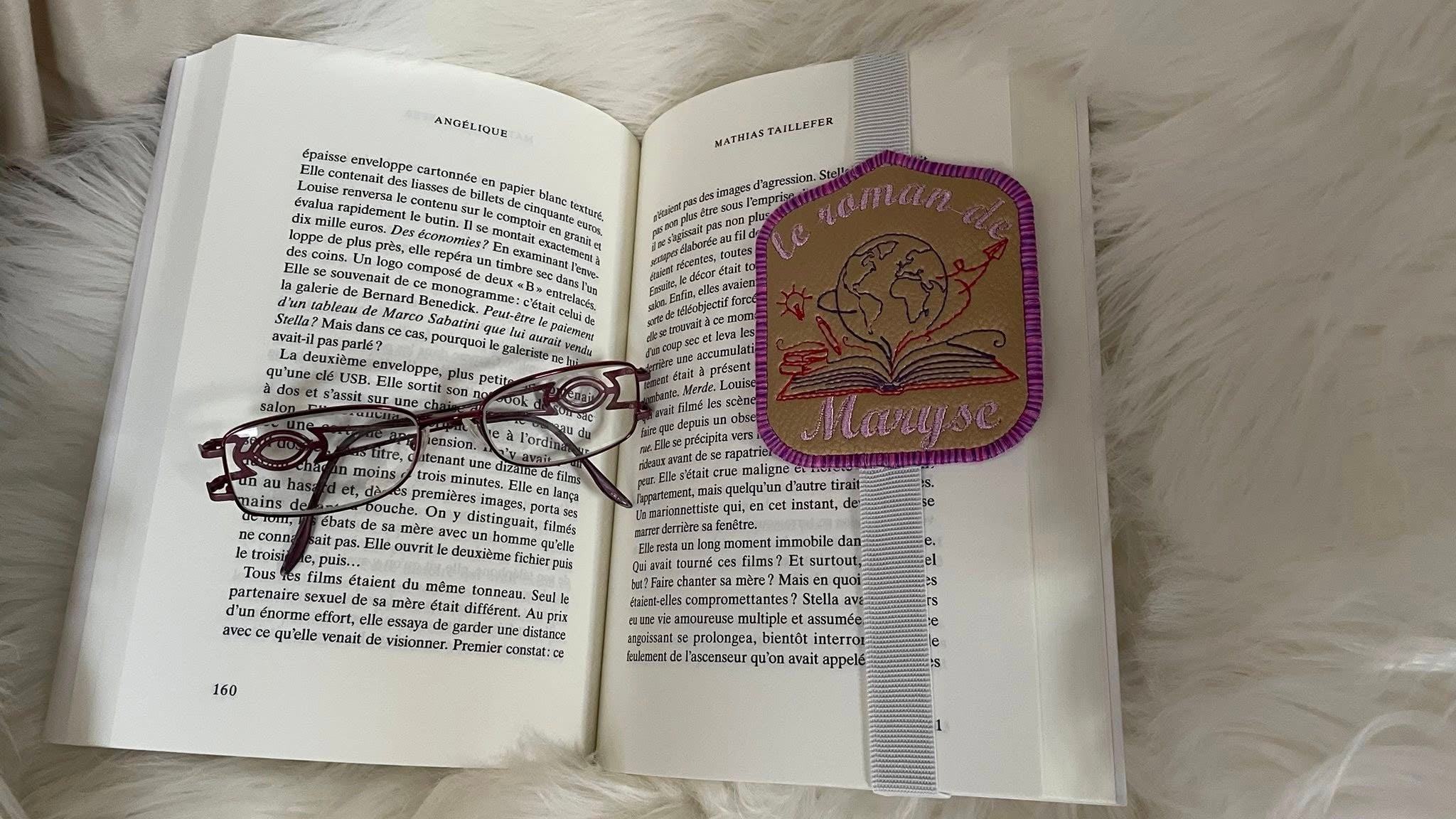 Marque-page ITH Le Livre des Possibles – Fichier Broderie Disponible 10x10 - Pack Collection