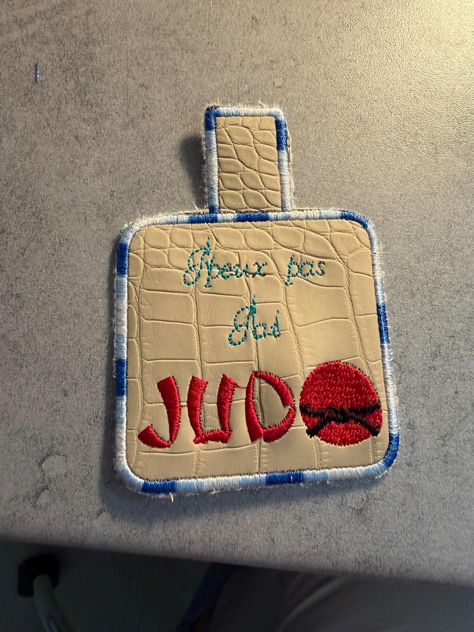 Porte-clé ITH J'peux pas, j'ai Judo 10x10 | Motif Broderie Machine Judoka