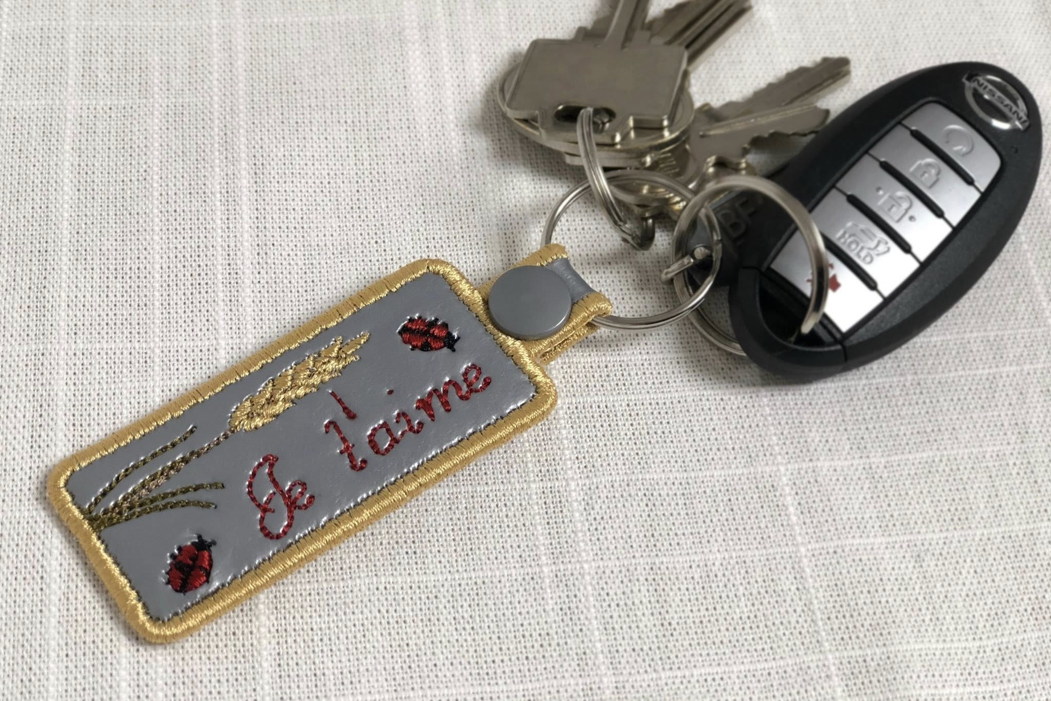 Porte-clé ITH Blé Coccinelles Je t'aime 10x10 | Motif Broderie Machine Champêtre