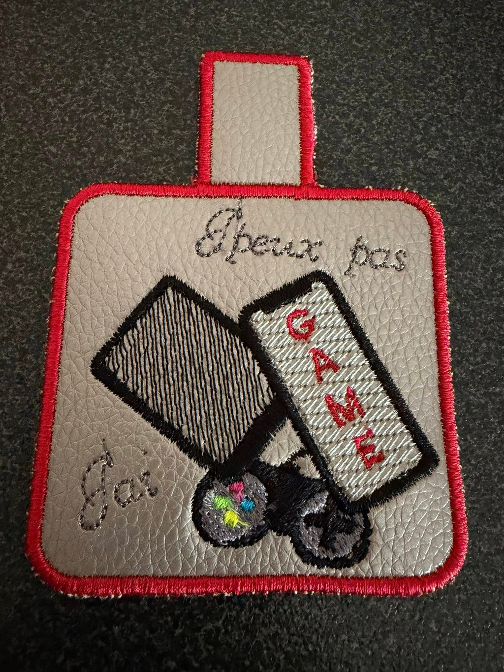 Porte-clé ITH J'peux pas, j'ai Game 10x10 | Motif Broderie Machine Gamer