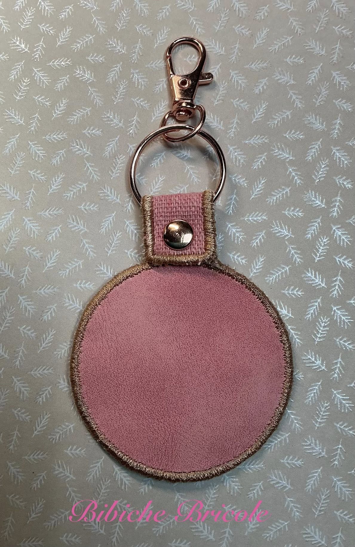 Porte-clé ITH Boussole – Fichier Broderie Disponible 10x10