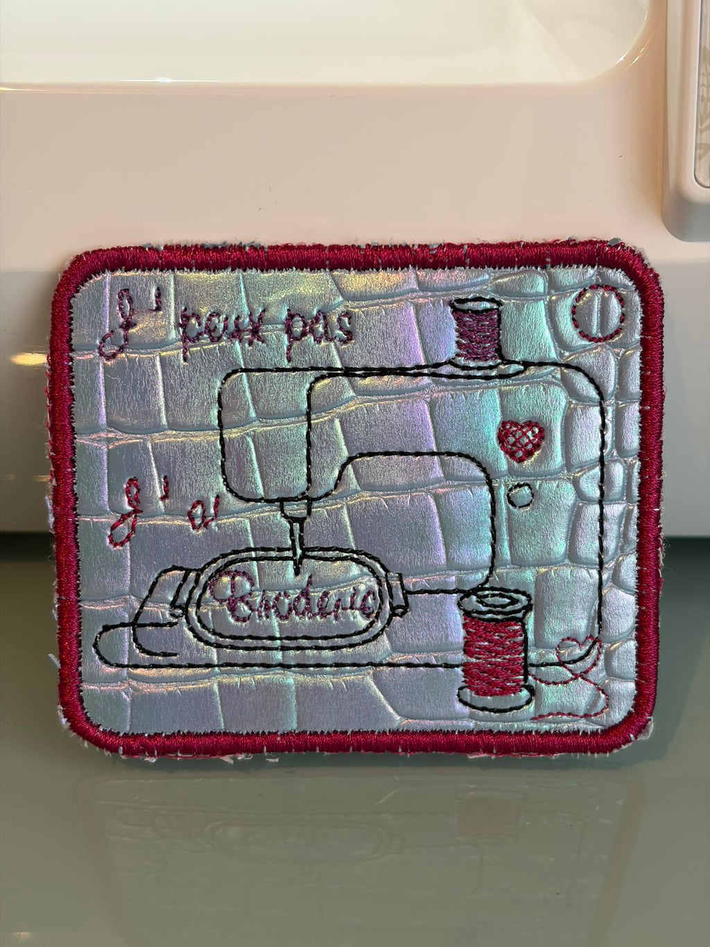 Porte-clé ITH J'peux pas, j'ai Broderie 10x10 | Motif Broderie Machine Passion Couture