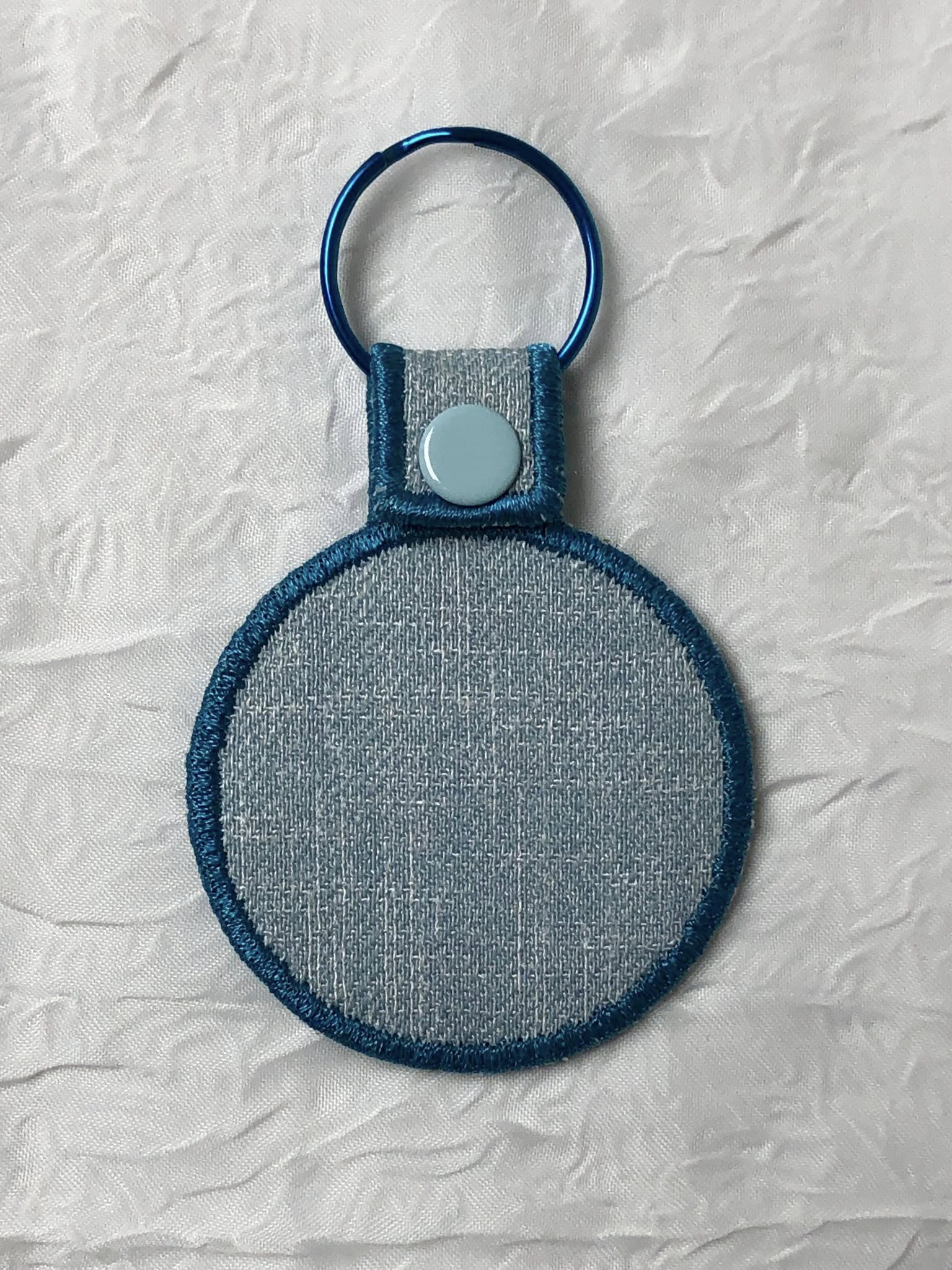 Porte-clé ITH Boussole – Fichier Broderie Disponible 10x10
