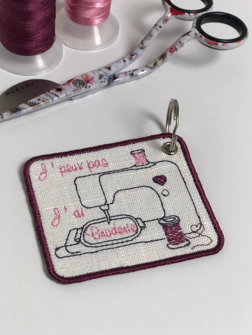 Porte-clé ITH J'peux pas j'ai Broderie | Fichier Broderie Machine 10x10