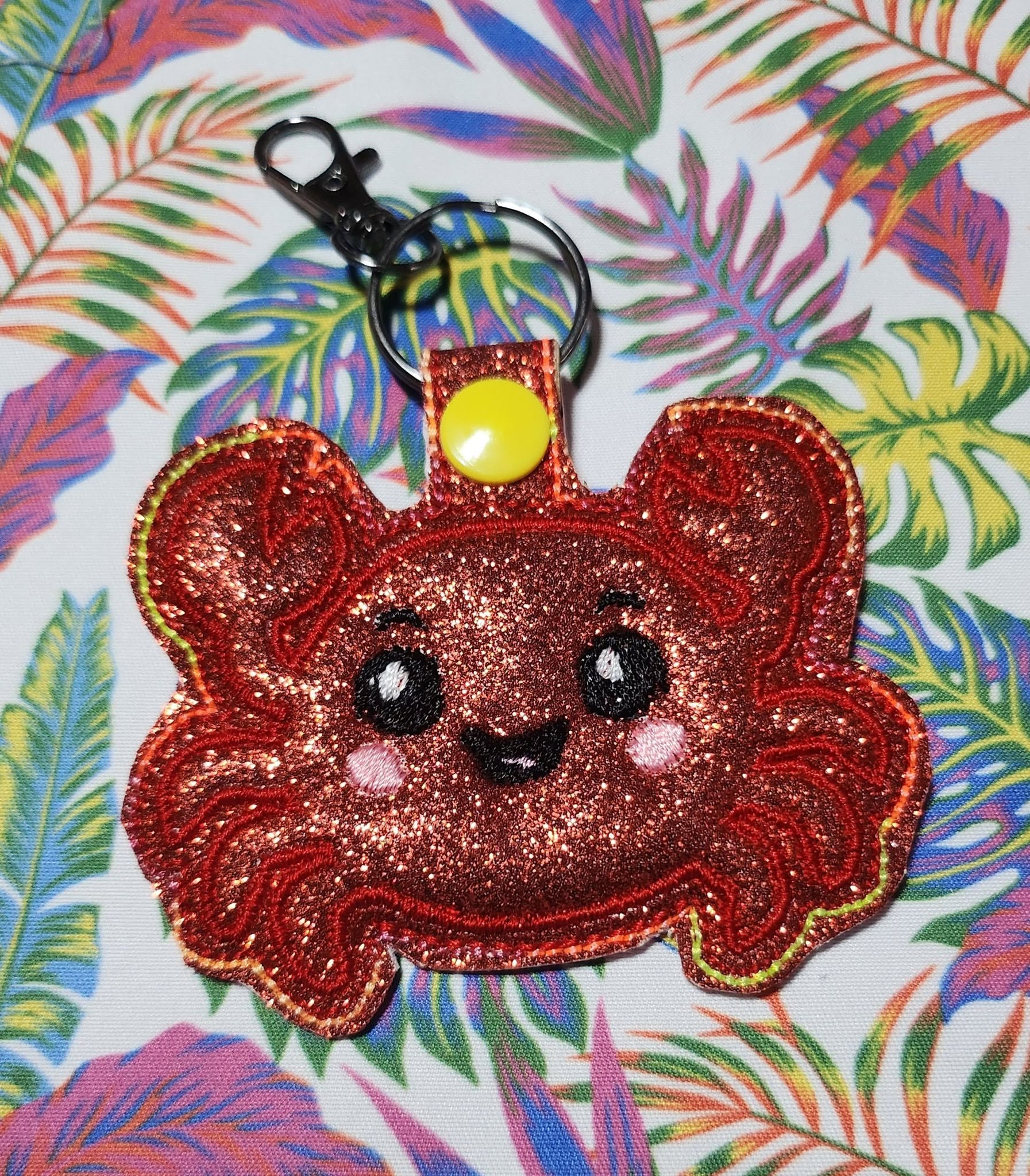 Porte-clé ITH Crabe 3D brodé avec effet bombé en simili pailleté – Fichier broderie machine 10x10 AK Broderie
