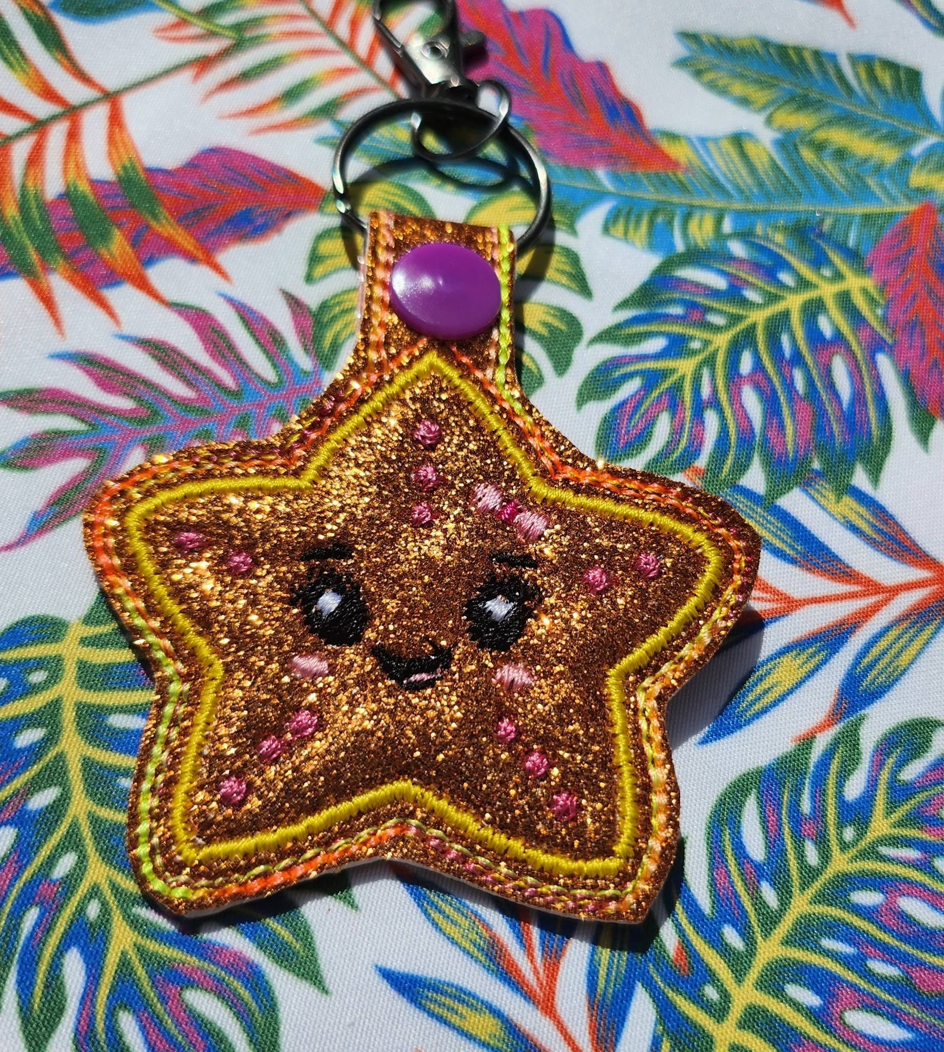 Porte-clé ITH Étoile de Mer 3D brodé en simili pailleté avec effet bombé – Fichier broderie machine 10x10 AK Broderie