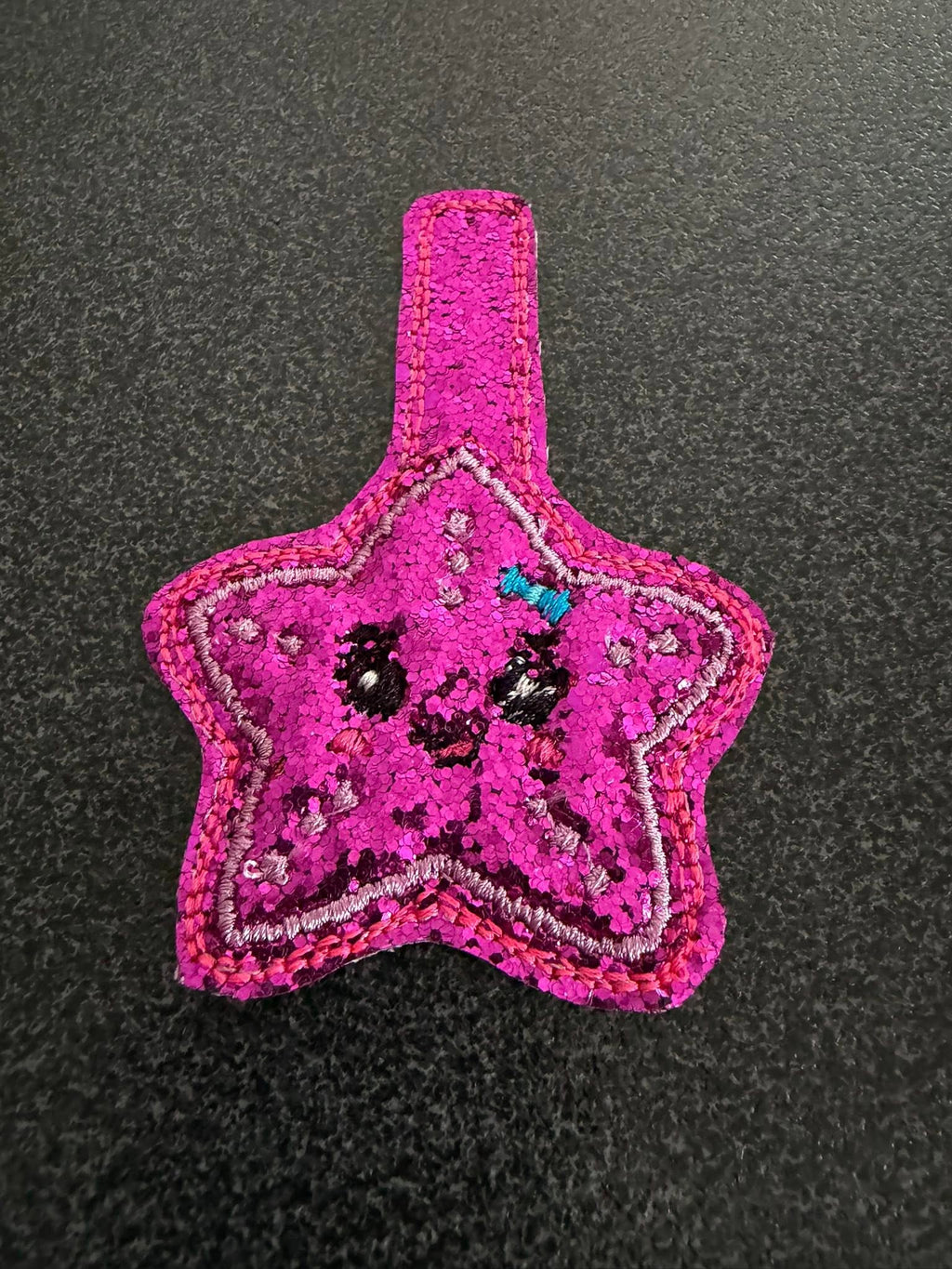 Porte-clé ITH Étoile de Mer 3D brodé en simili pailleté avec effet bombé – Fichier broderie machine 10x10 AK Broderie
