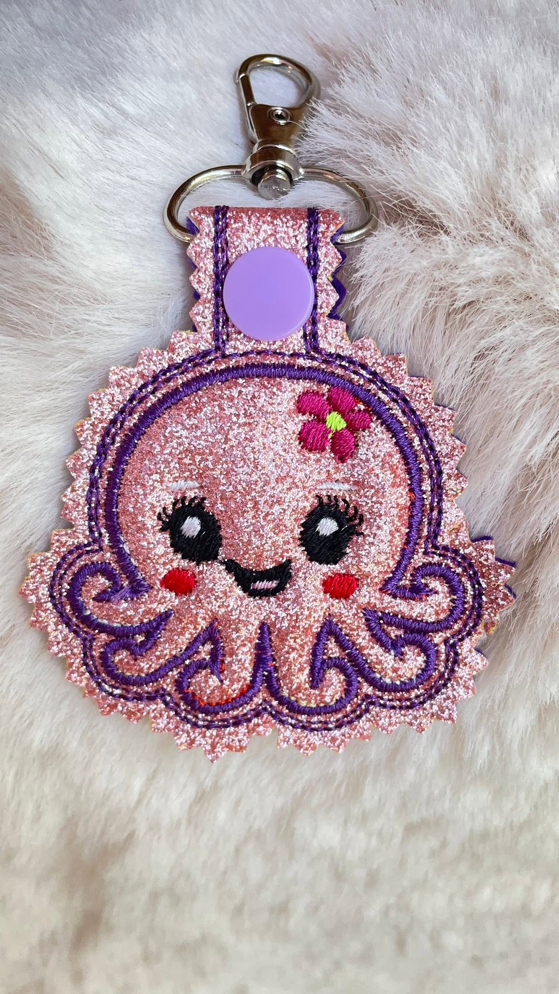 Porte-clé ITH Pieuvre 3D brodé avec effet bombé en simili pailleté – Fichier broderie machine 10x10 AK Broderie