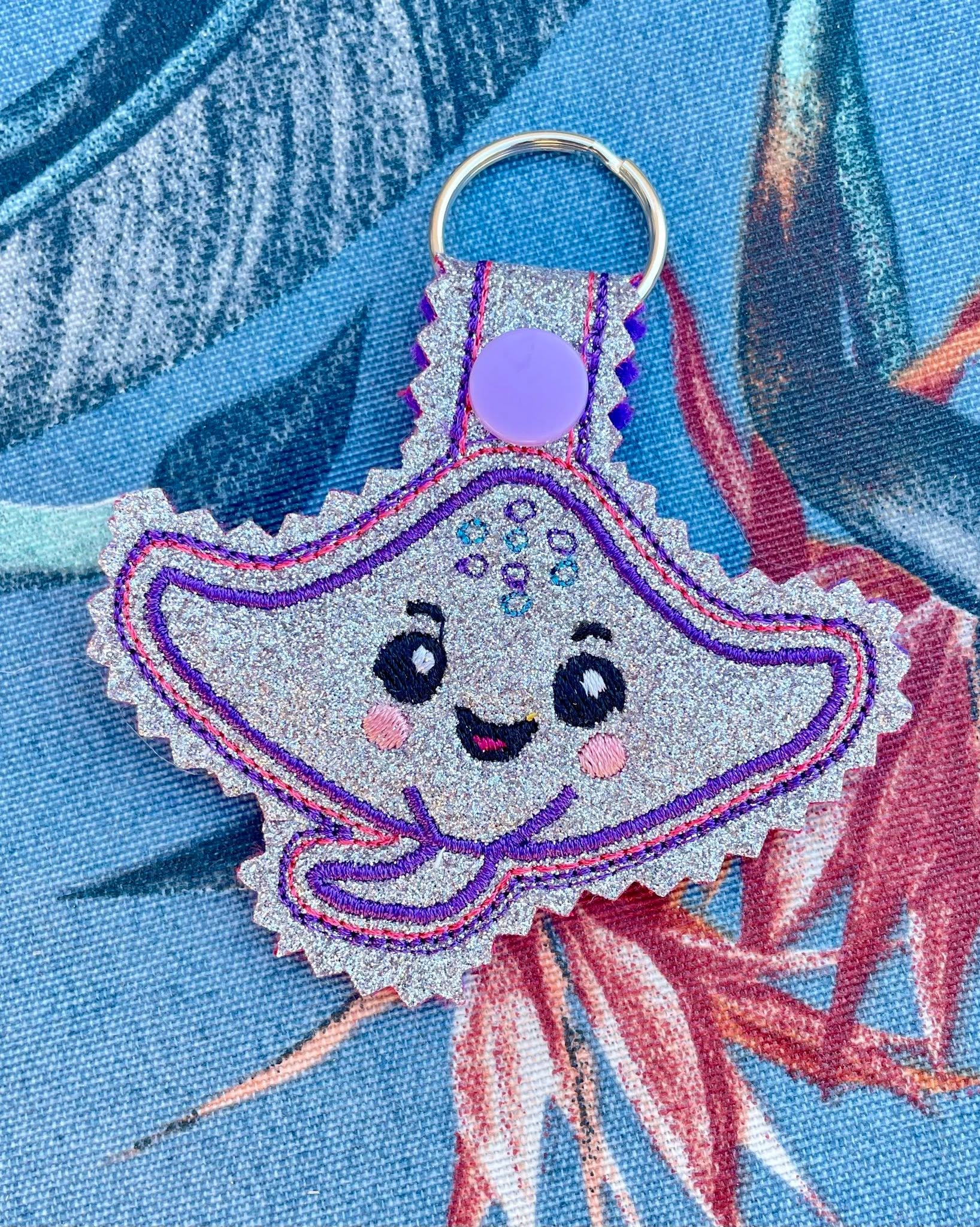 Pack de 3 porte-clés ITH Océan 3D au choix comprenant des modèles kawaii marins – Fichiers broderie machine AK Broderie
