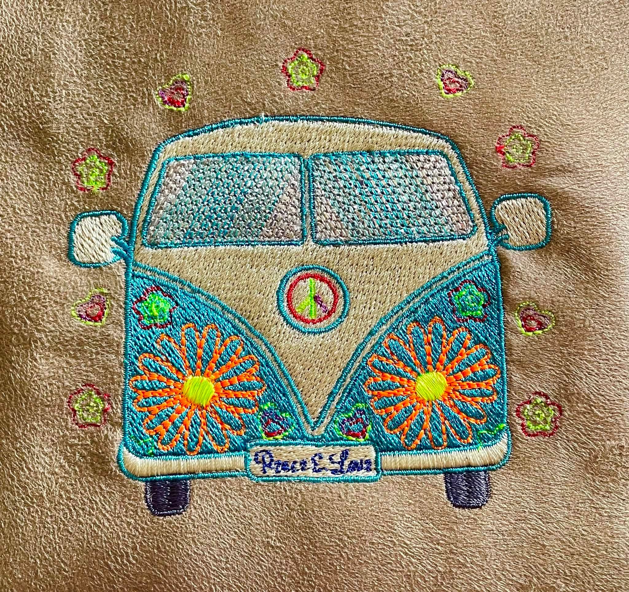 Van Life – Combi Rétro Peace & Love – Motif de Broderie Machine 10x10
