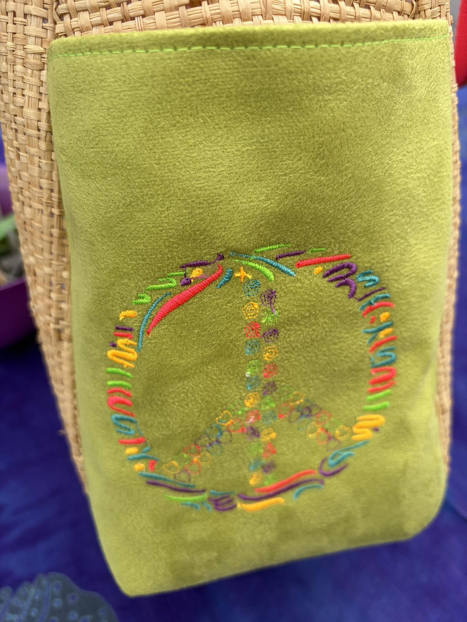 Peace & Love – Motif de Broderie Machine 10x10 – 3 Versions Incluses
