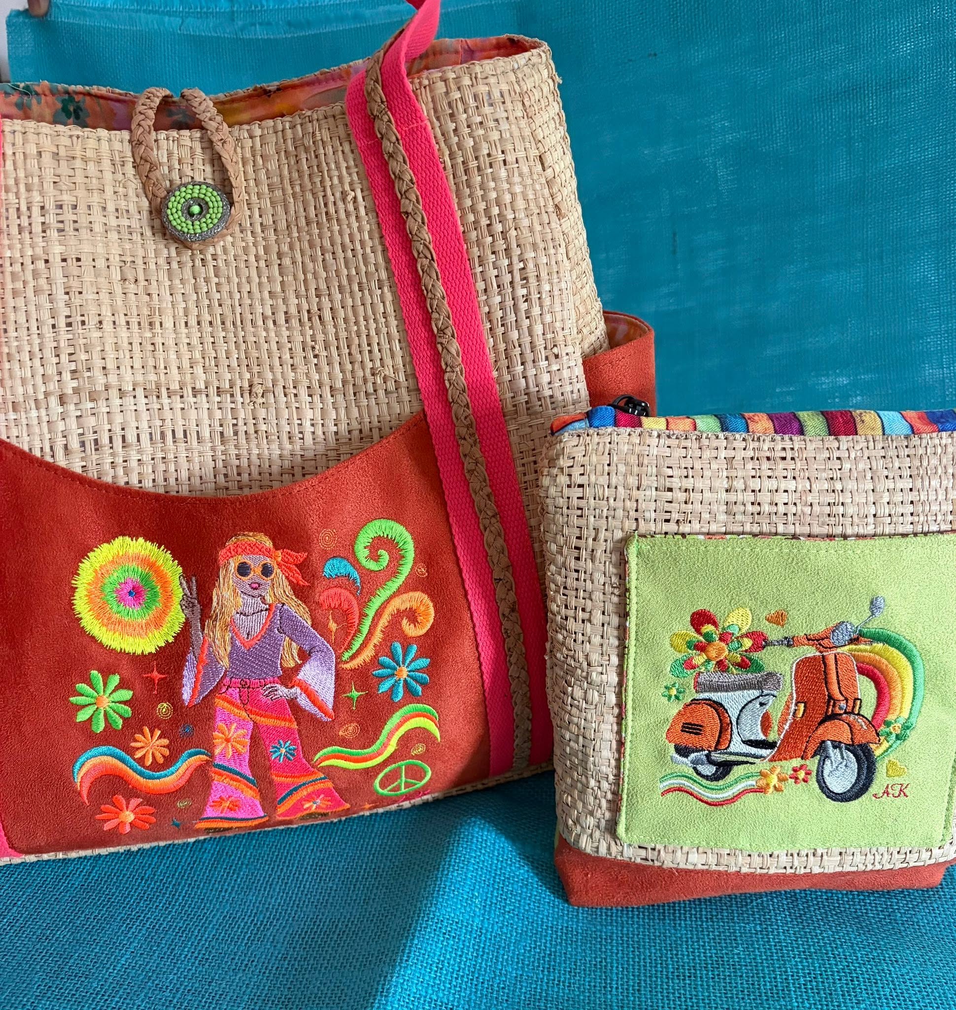 Scooter Dolce Vita – Flower Power – Motif de Broderie Machine Disponible en 10x10