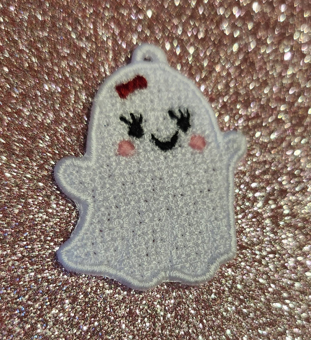 Motif de broderie machine FSL Fantôme Halloween en plaque de 4 pour boucles d’oreilles et breloques format cadre 10x10
