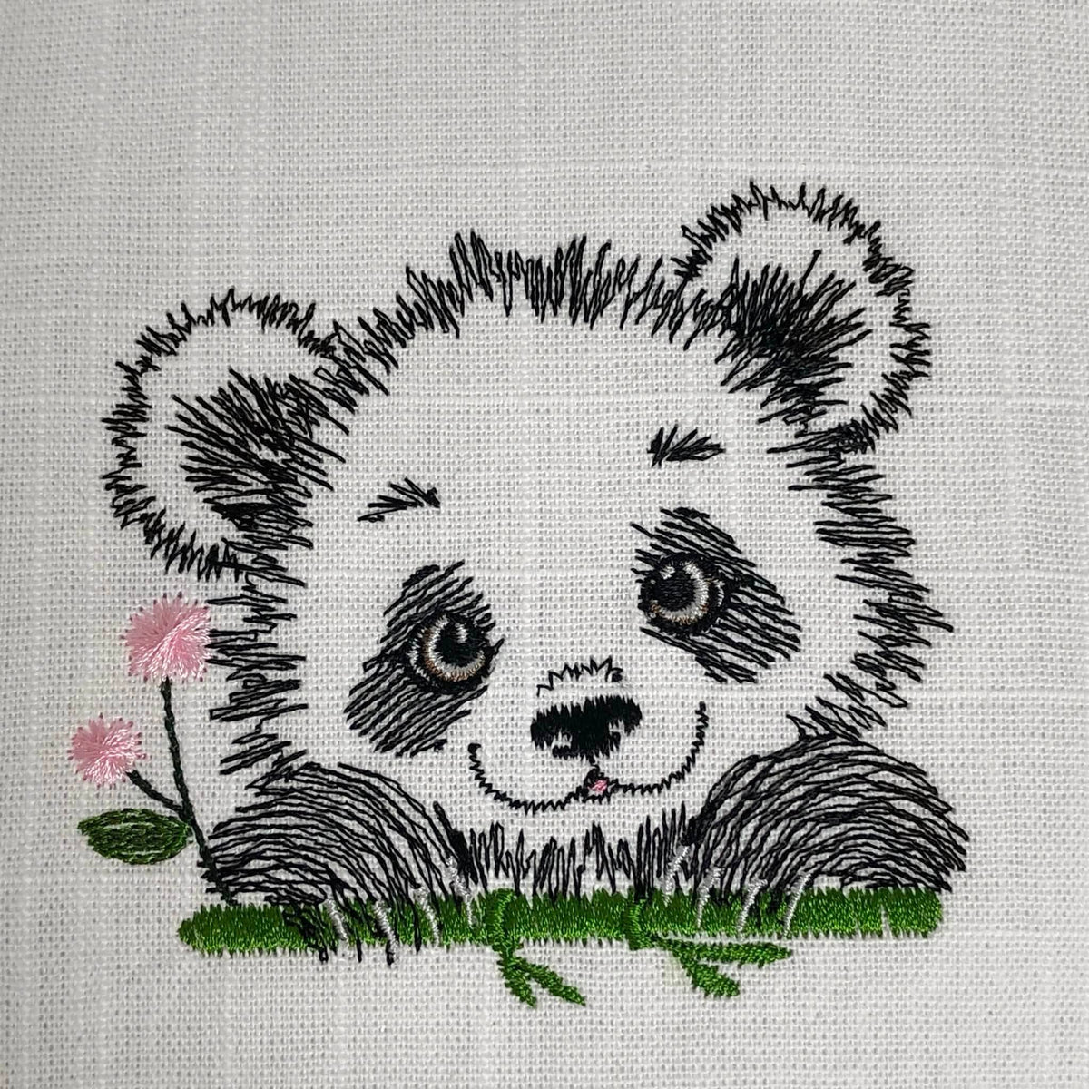 Panda Fleuri – motif de broderie machine texturé entouré de fleurs et feuillages – 4 tailles