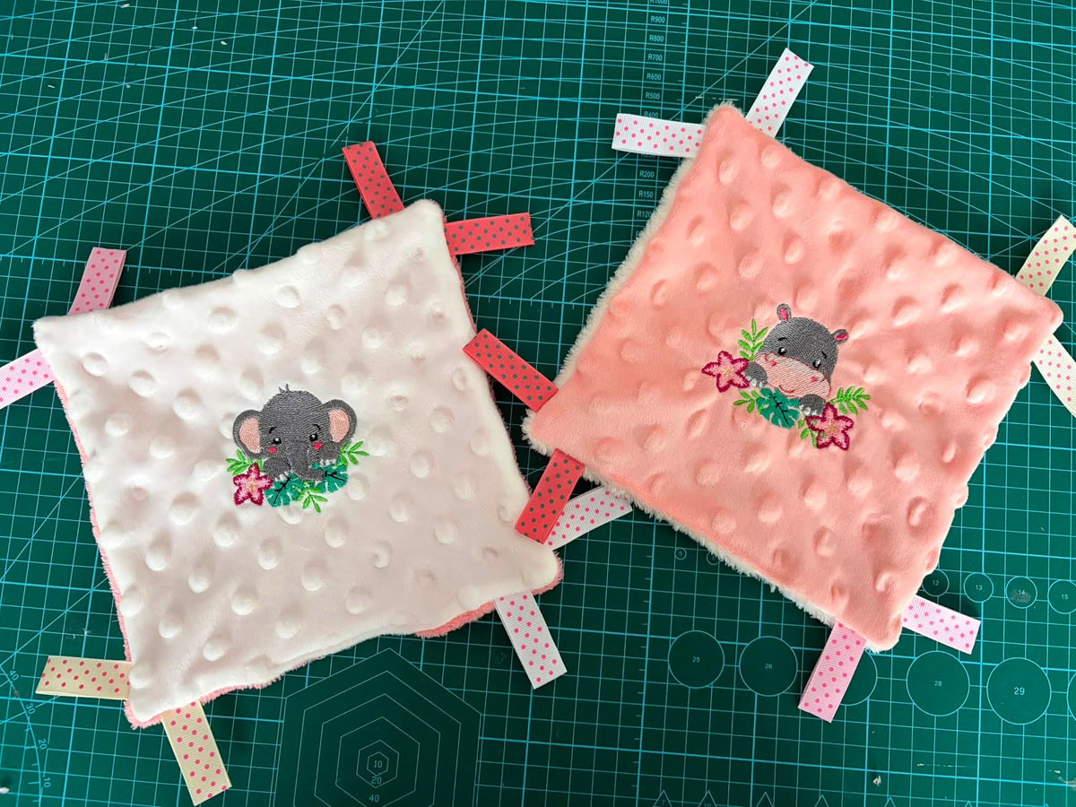 Hippopotame Fleuri Tropical – Motif de Broderie Machine – 3 Tailles