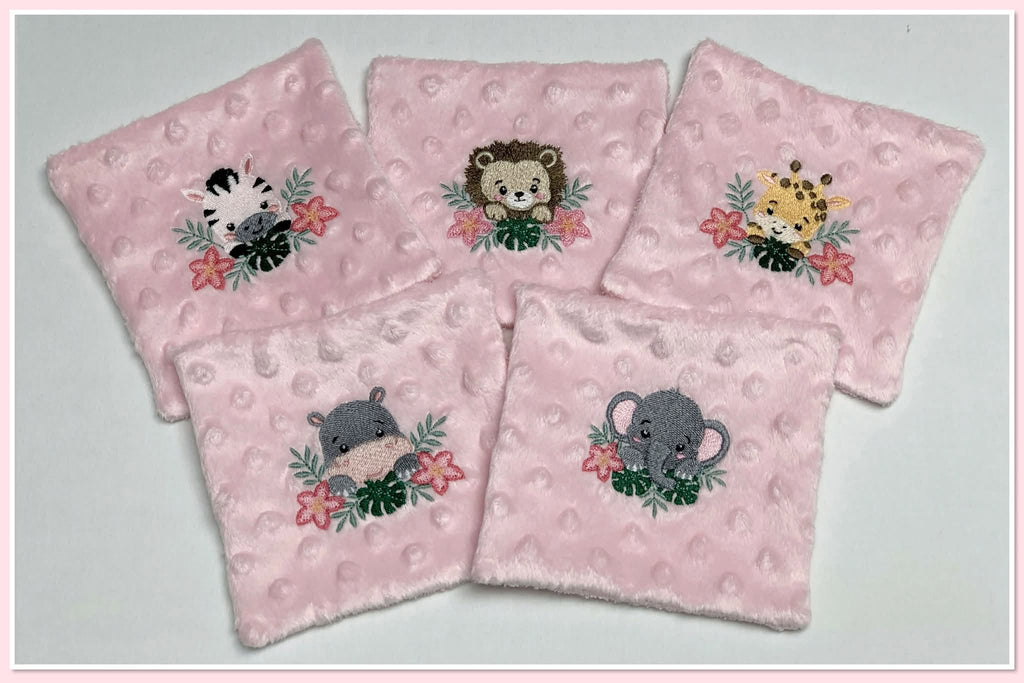 Motif de broderie machine Zèbre Fleuri entouré de fleurs tropicales et feuillages, disponible en 3 tailles