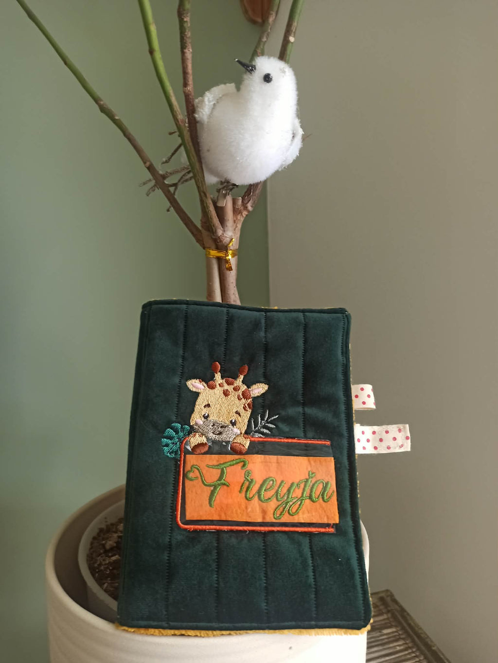 Étiquette Appliqué Cristal Girafe – motif de broderie machine 10x10 avec girafe, feuillage et fenêtre transparente en Cristal