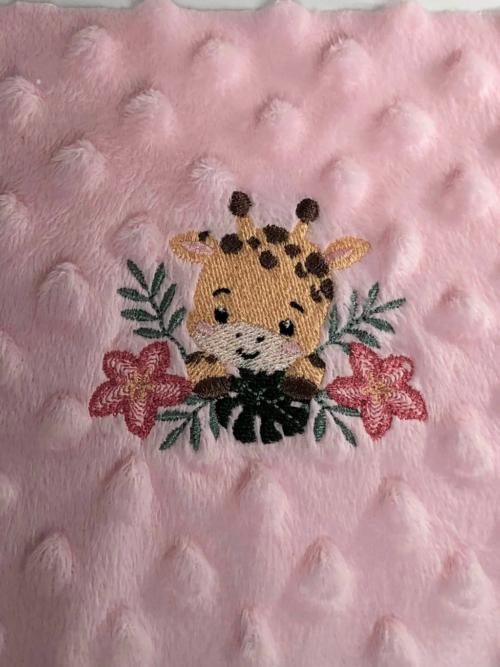 Girafe Fleurie – Motif de Broderie Machine – 3 Tailles