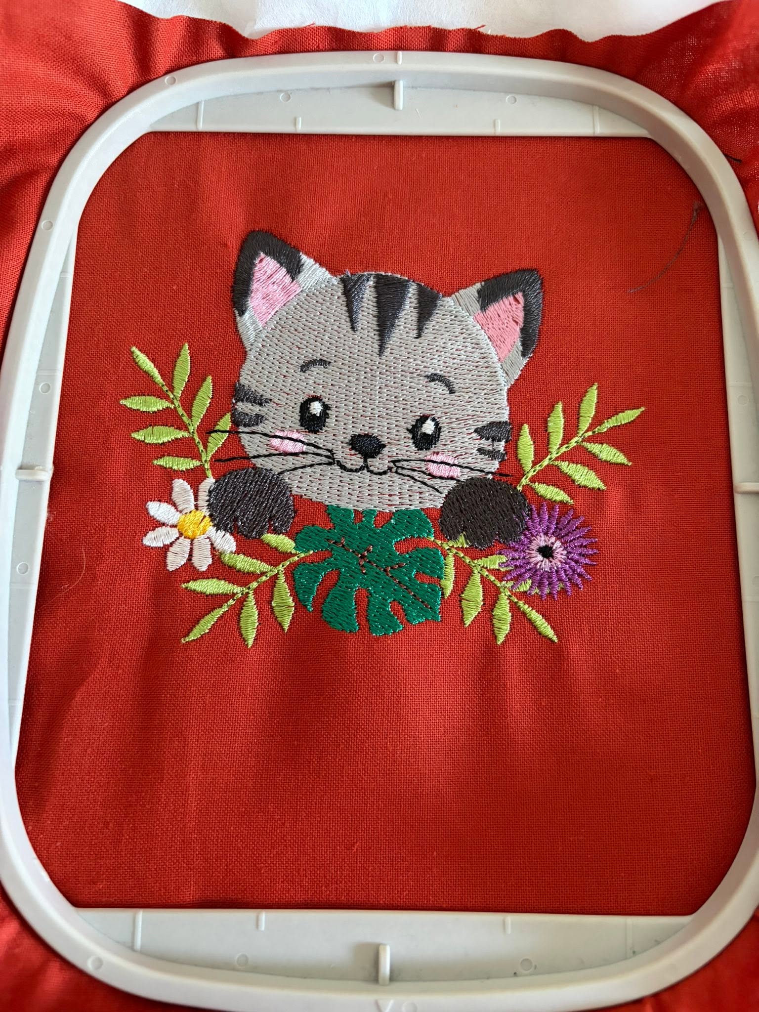 chat-fleuri-motif-broderie-machine-3-tailles