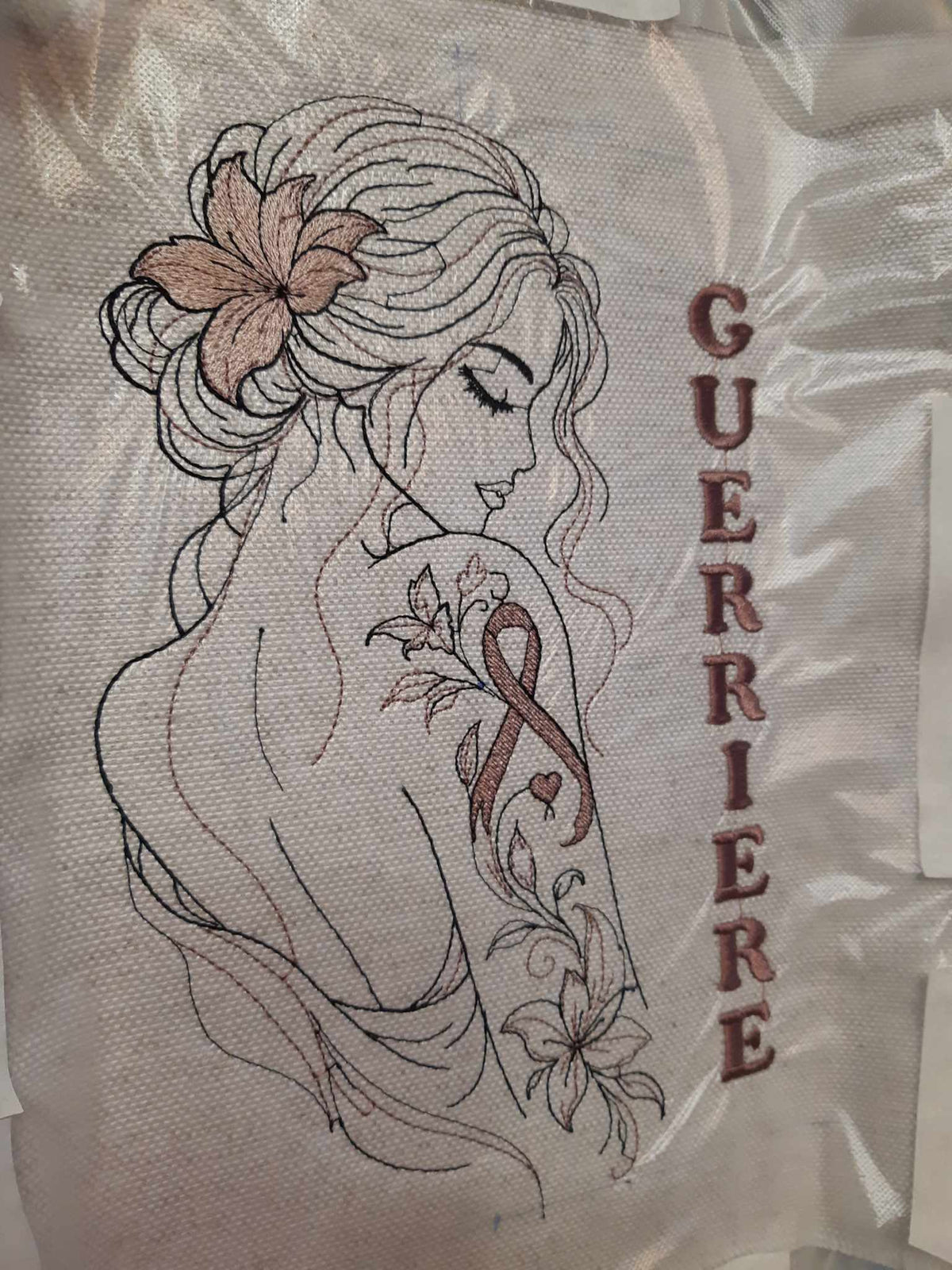 Guerrière Octobre Rose – Motif de Broderie Machine – 6 Tailles