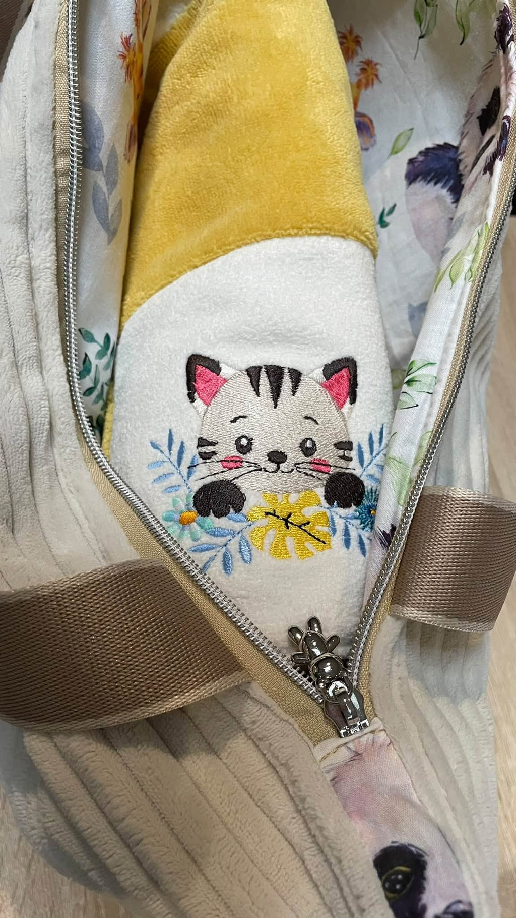chat-fleuri-motif-broderie-machine-3-tailles