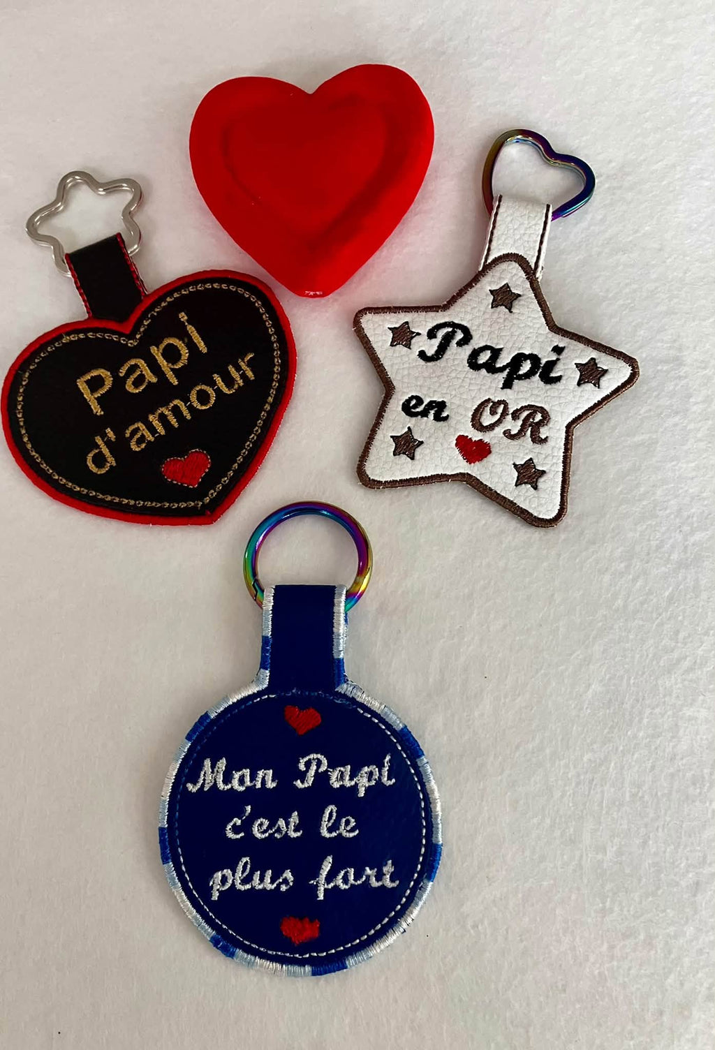 Mon Papi c’est le Plus Fort – Porte-clés ITH – Fête des Papis – Motif de Broderie Machine 10x10