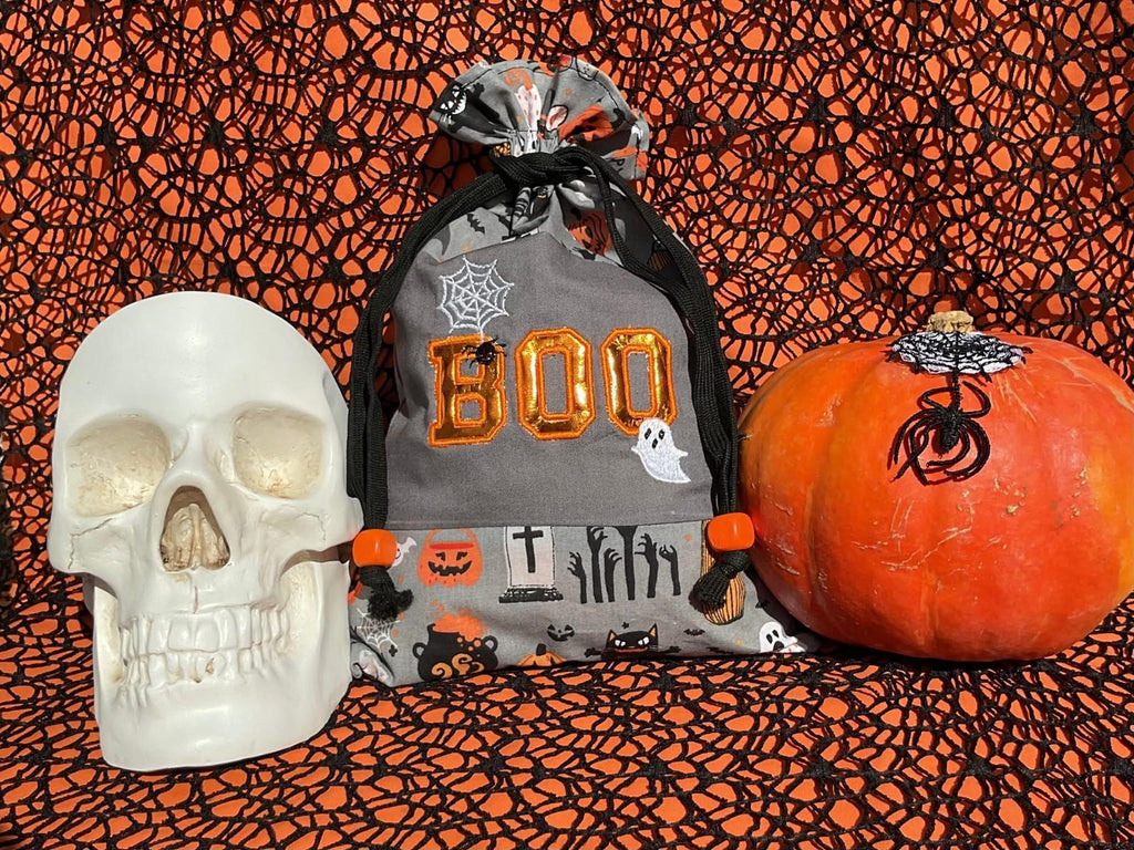 Halloween appliqué BOO – Fun, créatif & personnalisable - Motif de broderie Format disponible : Pack 5 Tailles, 10x10, 15x15, 18x13, 20x20, 26x16