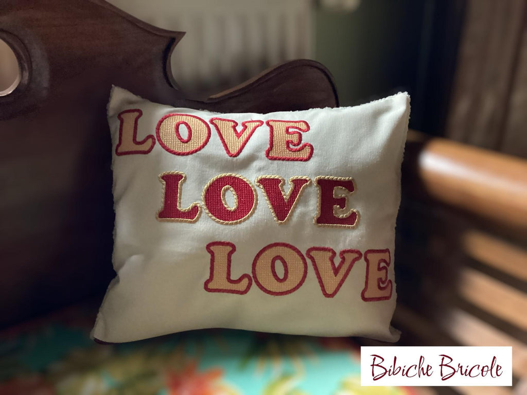 Appliqué LOVE Mylar - Motif de Broderie - Format possible Pack 3 tailles, cadre 15x15, 18x13, 26x16