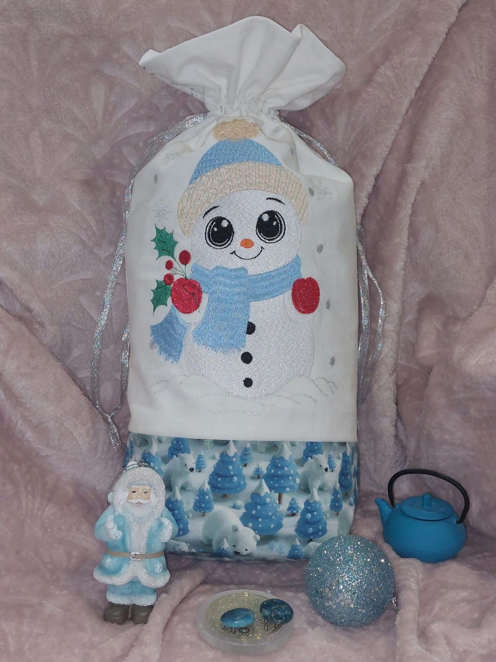 Bonhomme de neige – La magie de Noël en fil - Motif de broderie - Format disponible : Pack 4 tailles 10x10, 15x15, 18x13, 26x16
