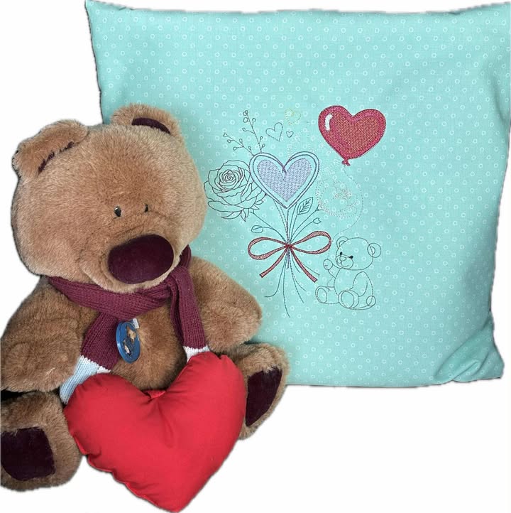Bouquet Nounours – Je t’aime – Tendresse, amour & poésie - Motif de broderie - Format disponible : Pack 3 tailles, cadre 10x10, 15x15, 26x16 ou 20x20