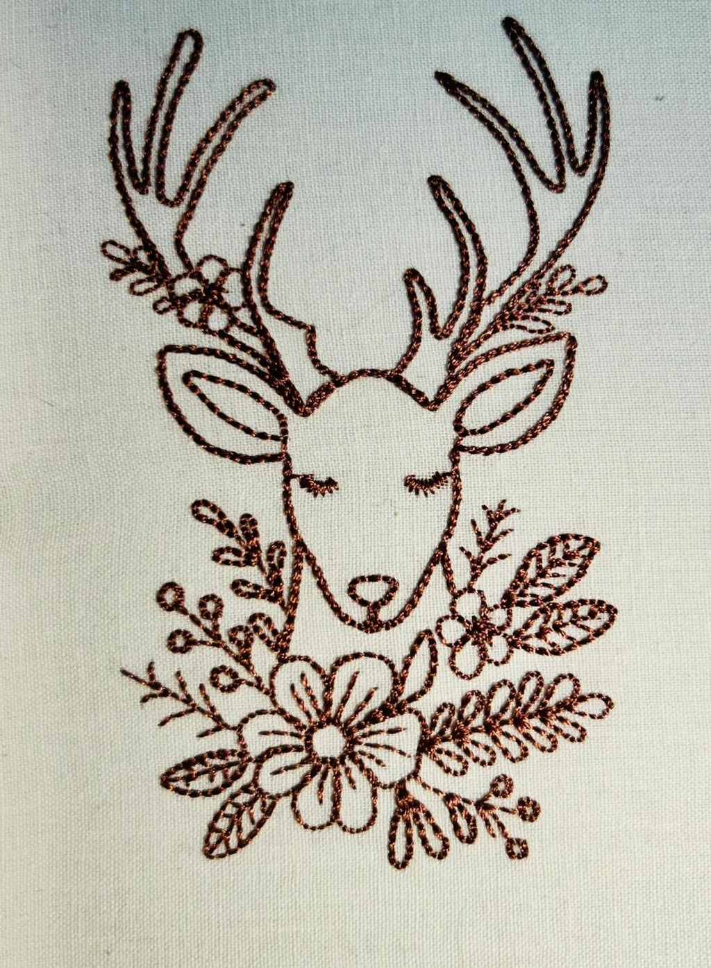 Cerf élégant – Style Redwork Oneline, poésie & magie de Noël - Motif de broderie - Format disponible Pack 4 tailles, 10x10, 15x15, 18x13, 26x16