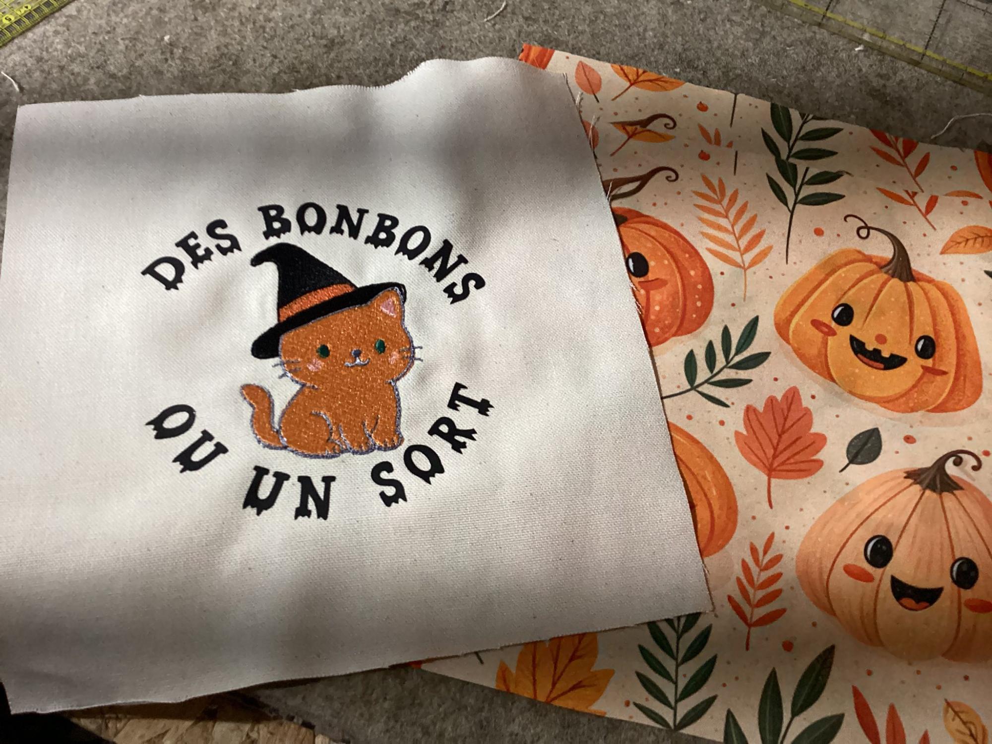 Petit chat sorcier – Spécial Halloween - Motif de broderie - Cadre 10x10