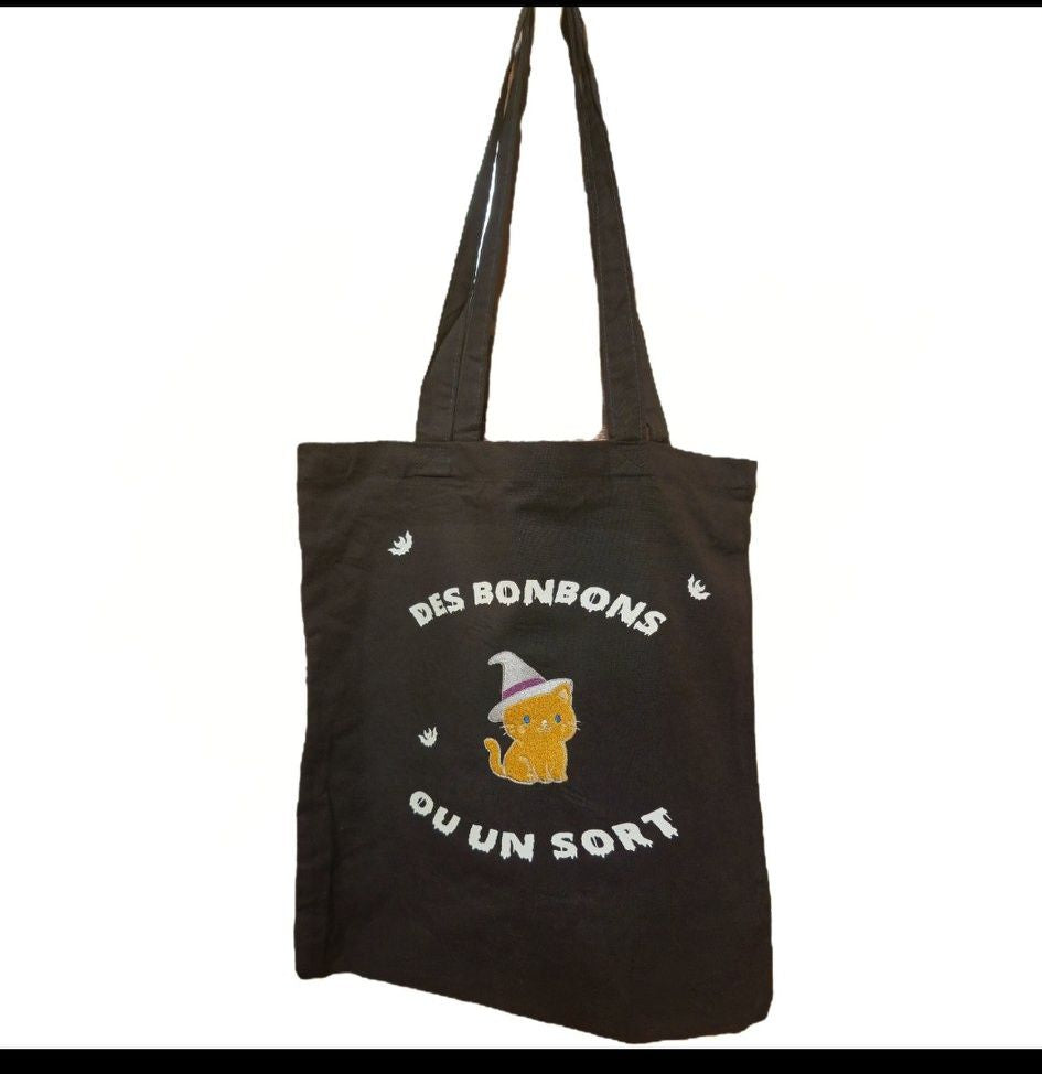 Petit chat sorcier – Spécial Halloween - Motif de broderie - Cadre 10x10