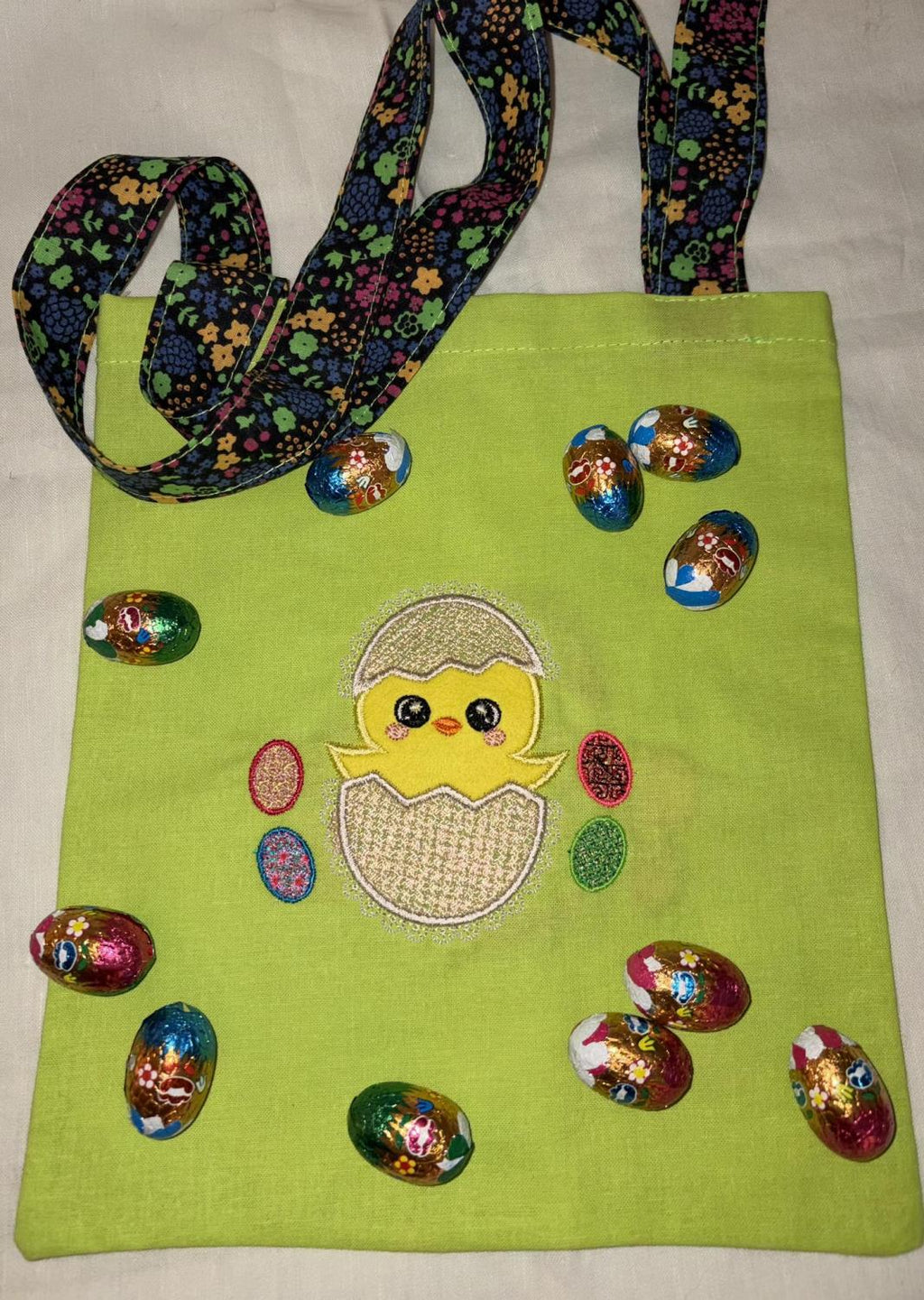 Double appliqué Poussin tissu et Coquille Mylar- Motif de broderie - Taille disponible 10x10, 15x15, pack 2 tailles